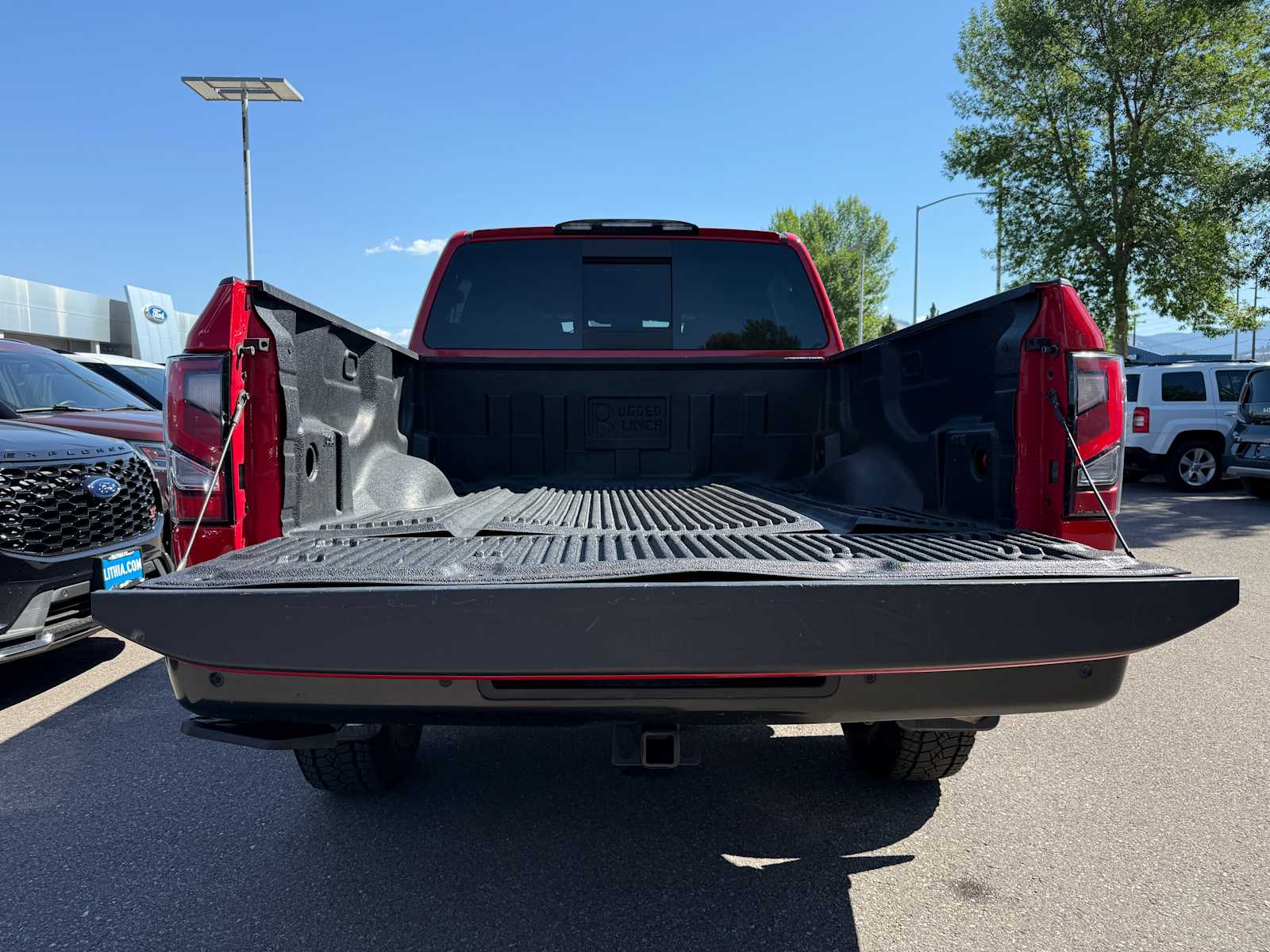 Thumbnail: 2021 Nissan Titan - 9