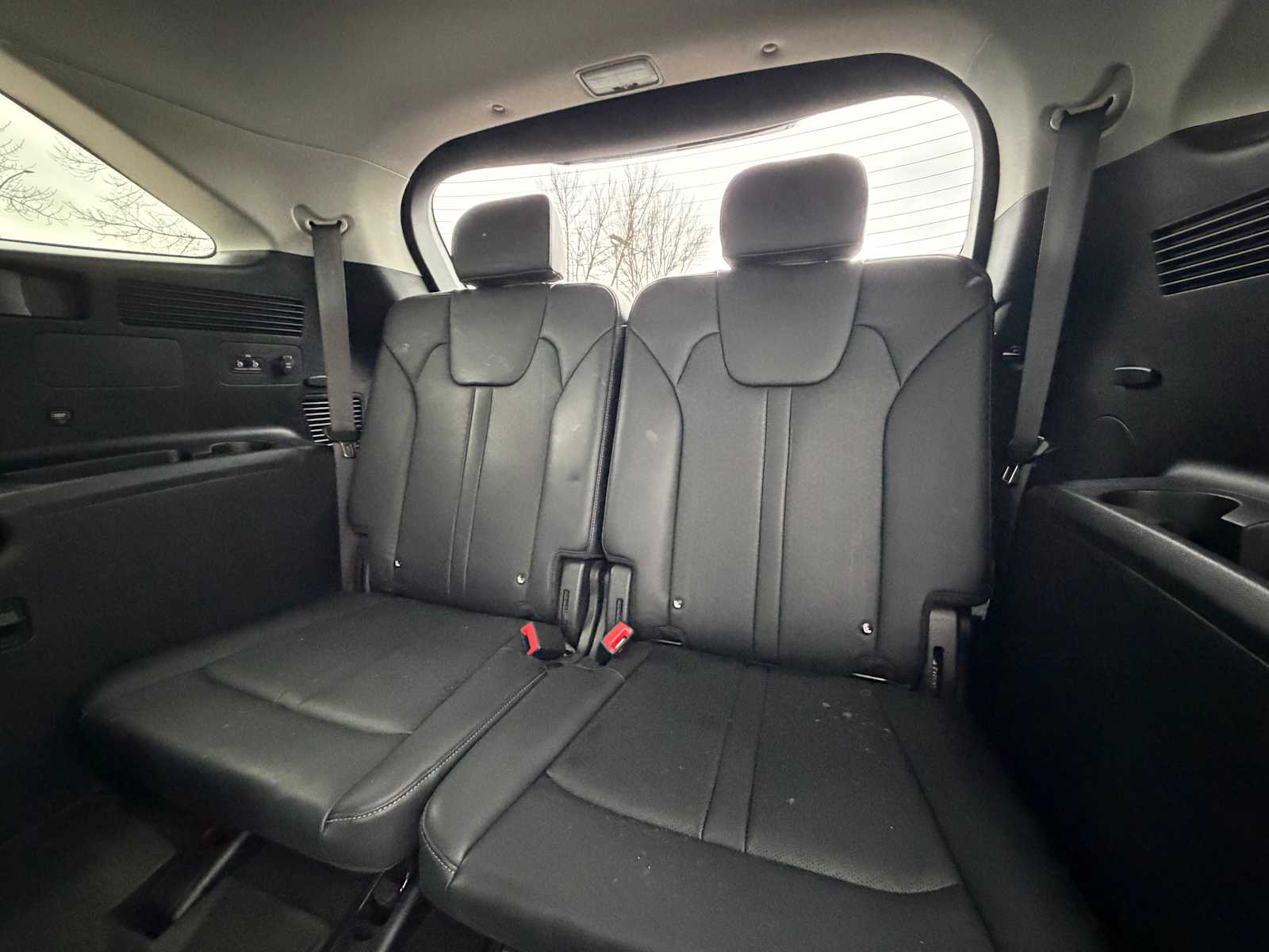 Thumbnail: 2023 Kia Sorento - 25