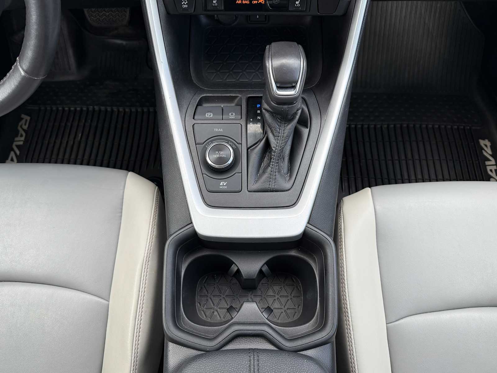 Thumbnail: 2021 Toyota RAV4 - 18