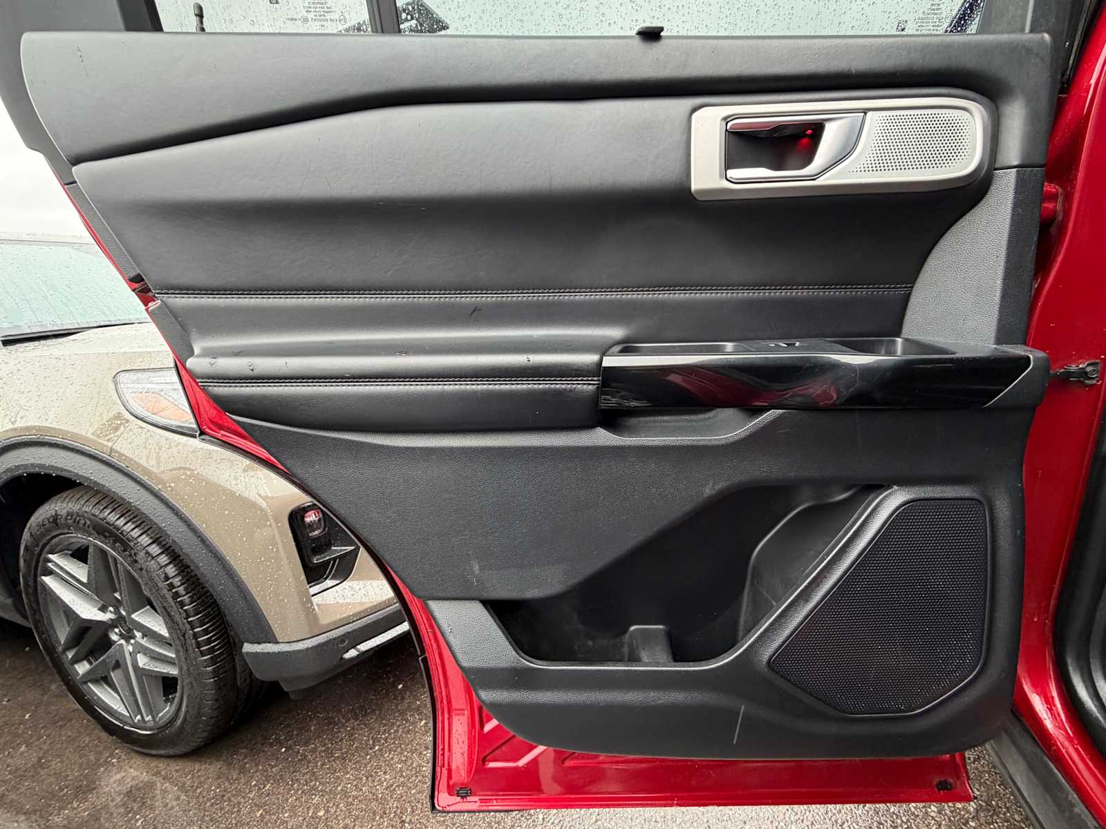 Thumbnail: 2021 Ford Explorer - 25