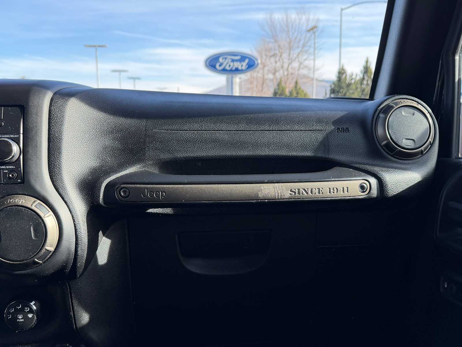 Thumbnail: 2018 Jeep Wrangler - 19