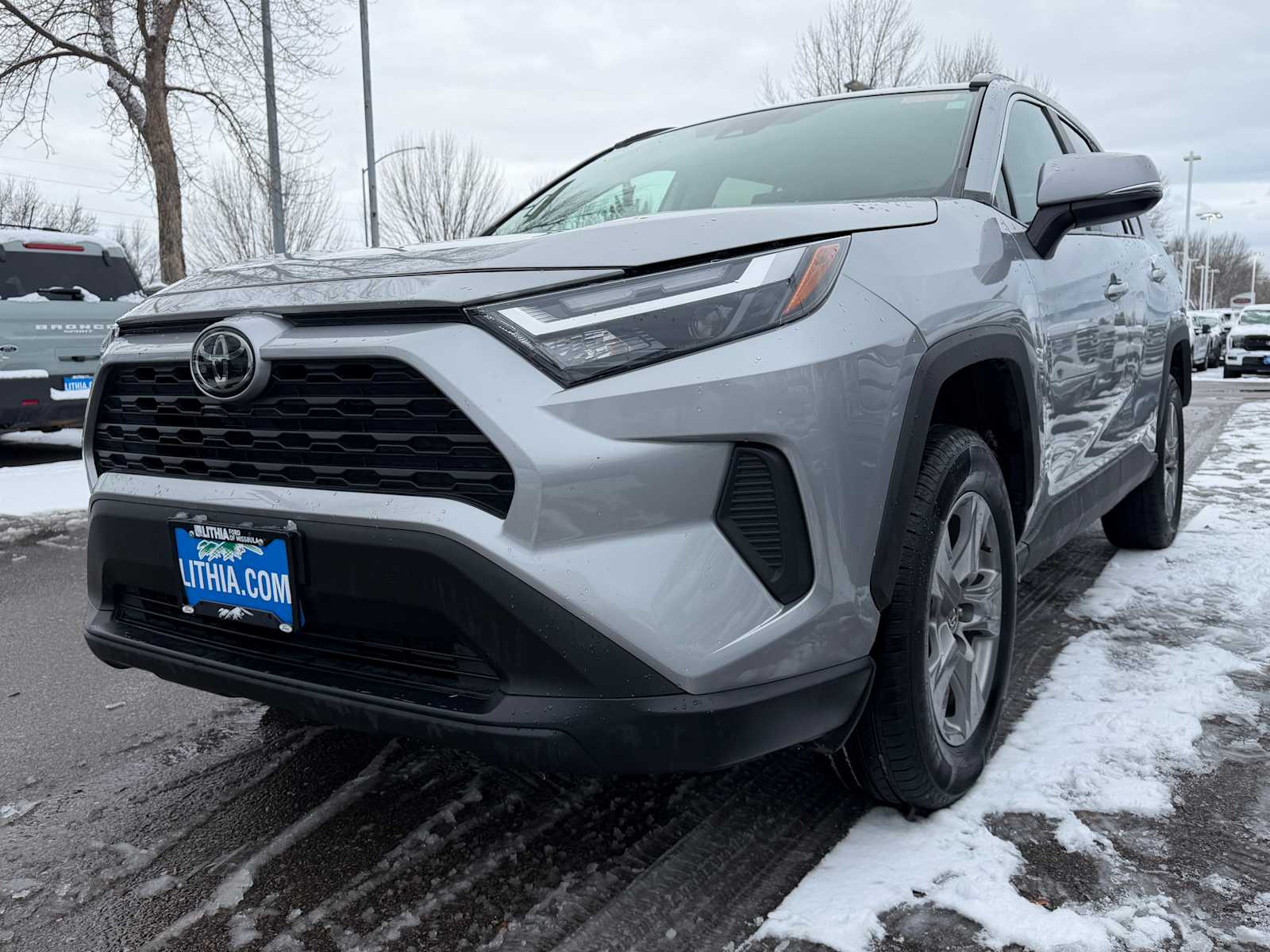 2024 Toyota RAV4 XLE's photo