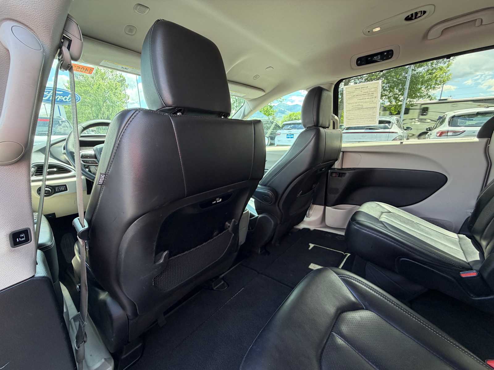 Thumbnail: 2023 Chrysler Pacifica - 26
