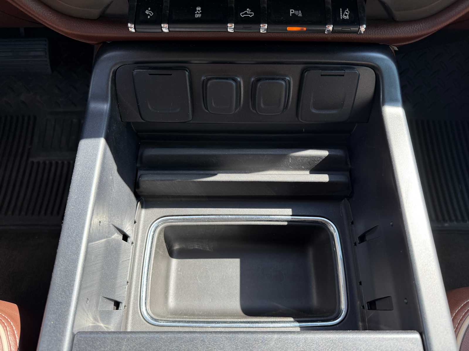 Thumbnail: 2015 Chevrolet Silverado 2500 - 19