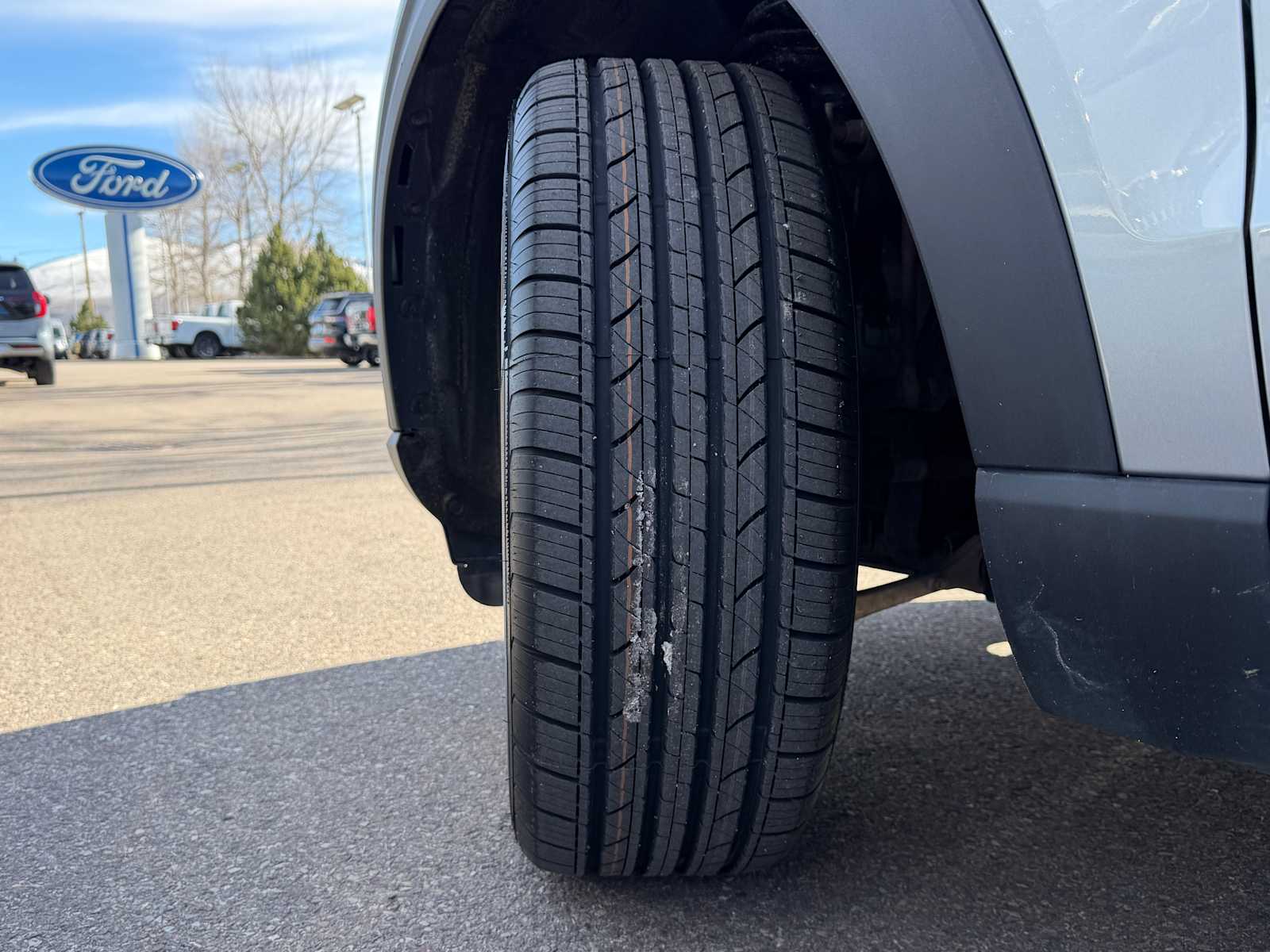 Thumbnail: 2022 Ford Explorer - 32