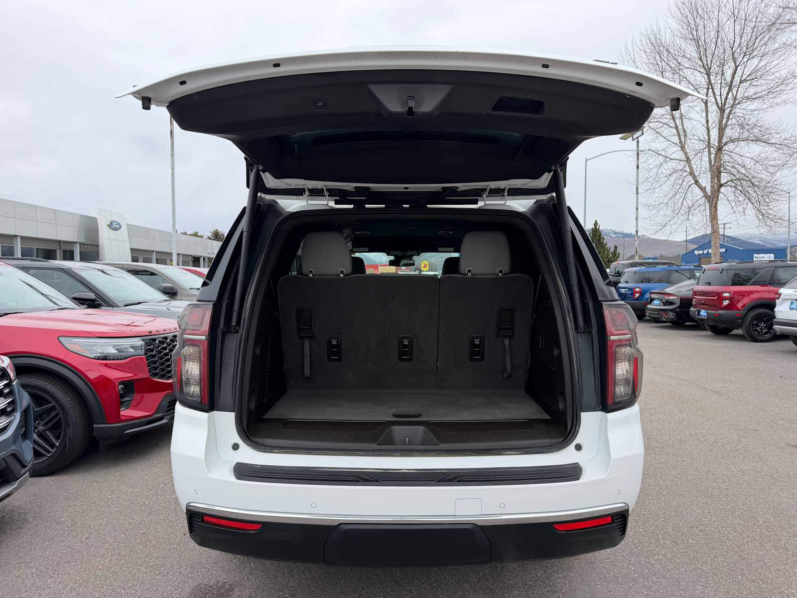 Thumbnail: 2023 Chevrolet Tahoe - 9