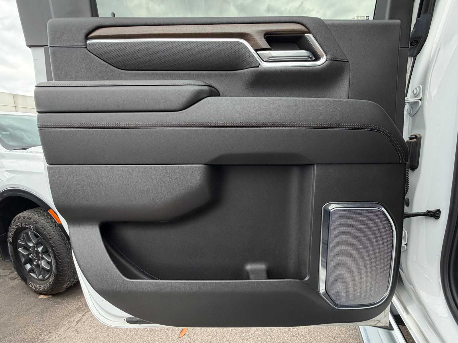 Thumbnail: 2024 Chevrolet Silverado 2500 - 24