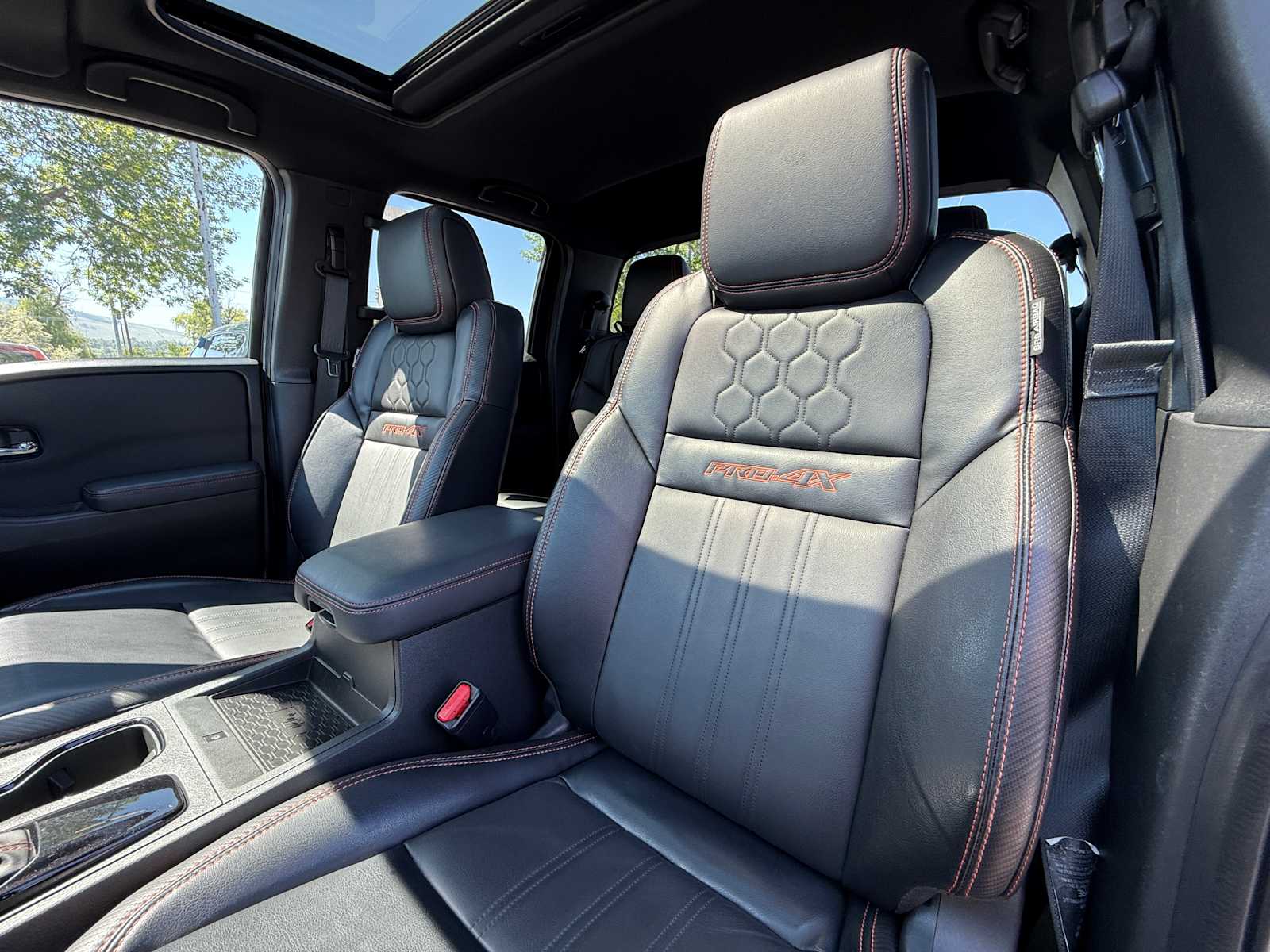 2023 Nissan Frontier PRO-4X 12