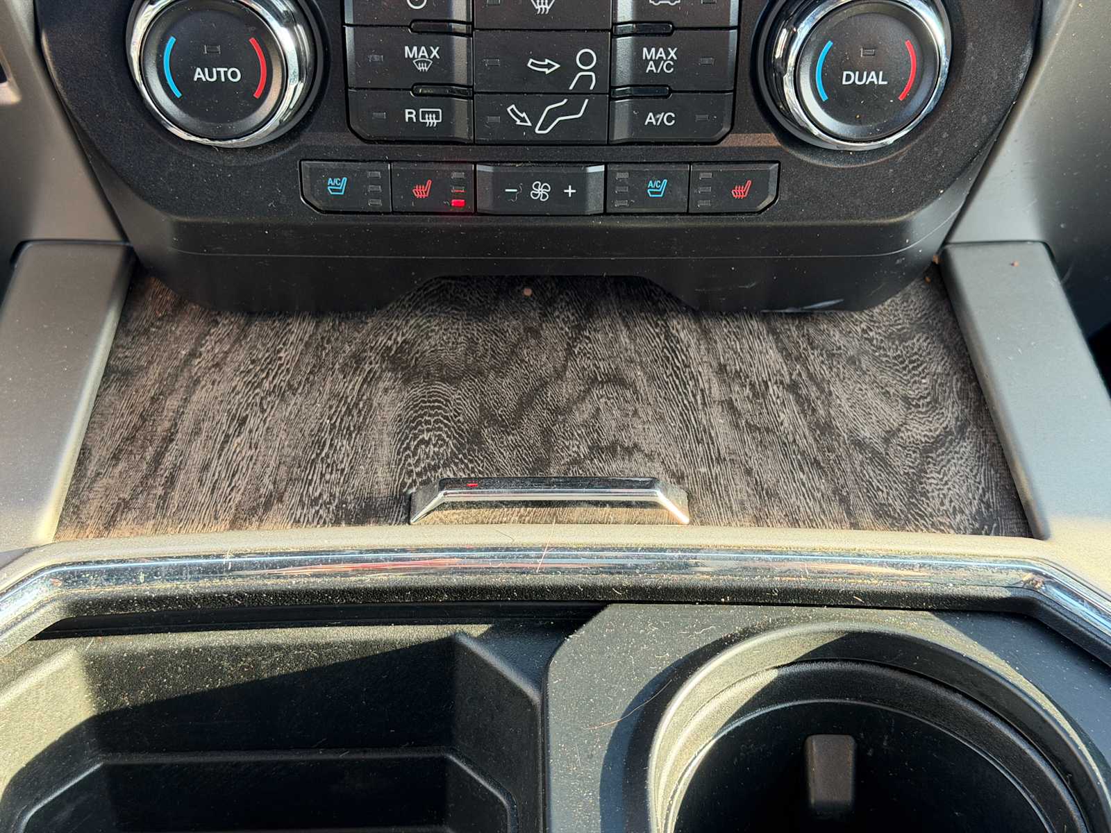 Thumbnail: 2019 Ford Econoline - 19