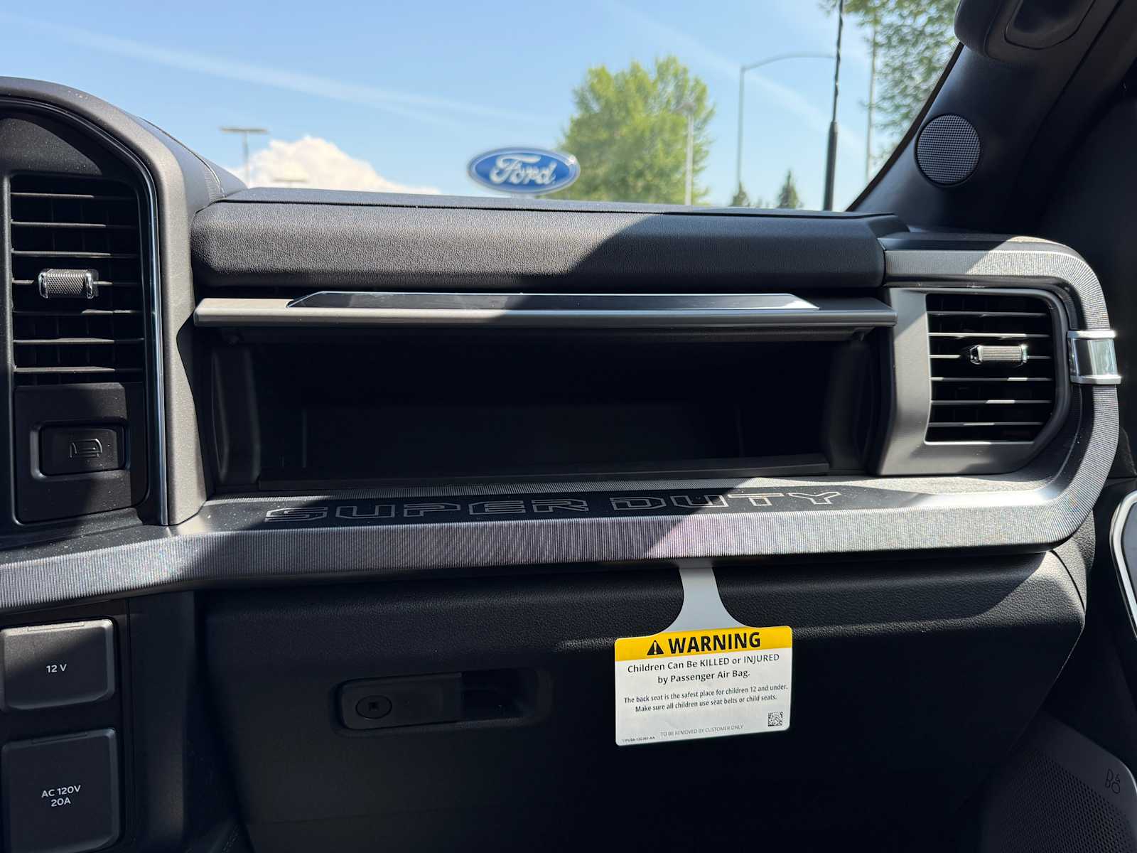 2025 Ford F-350 Super Duty Platinum - Photo 26