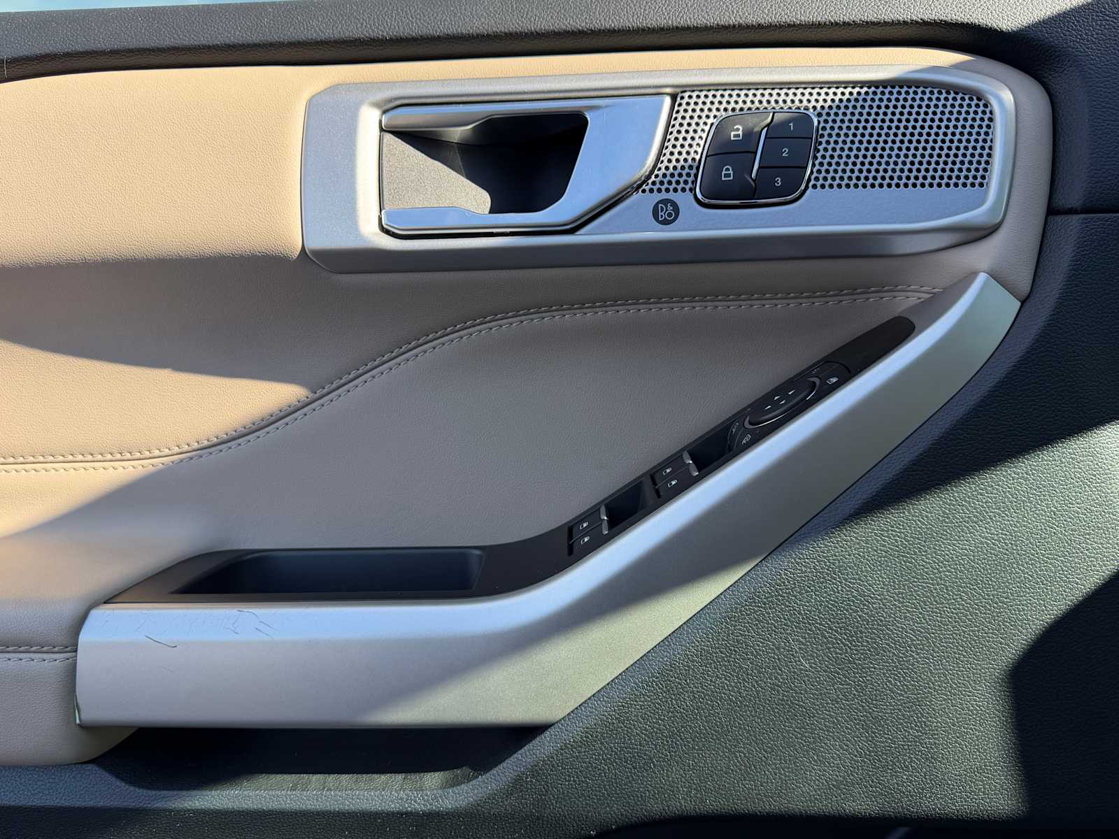 Thumbnail: 2022 Ford Explorer - 11