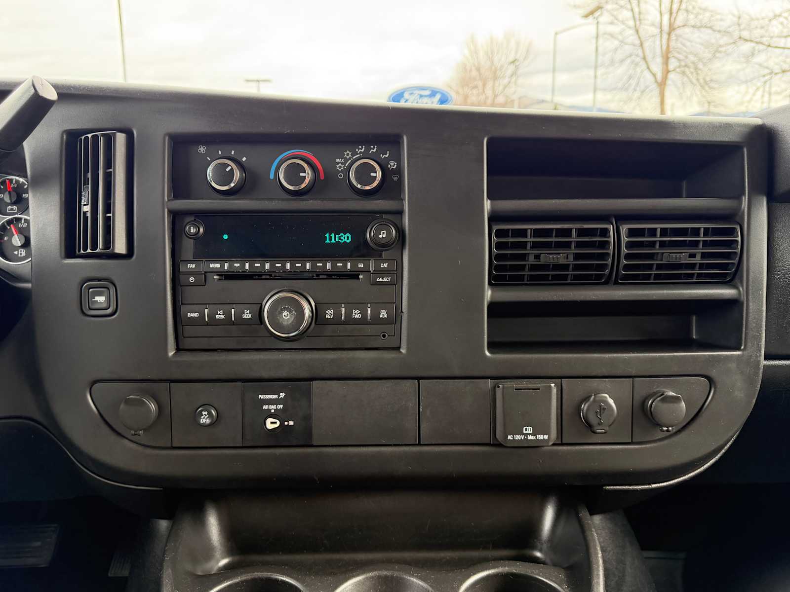 Thumbnail: 2015 Chevrolet Express - 18