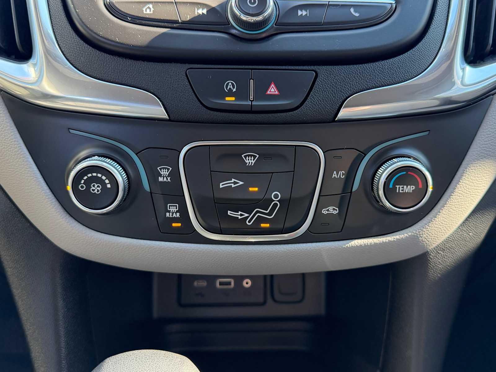 Thumbnail: 2024 Chevrolet Equinox - 16