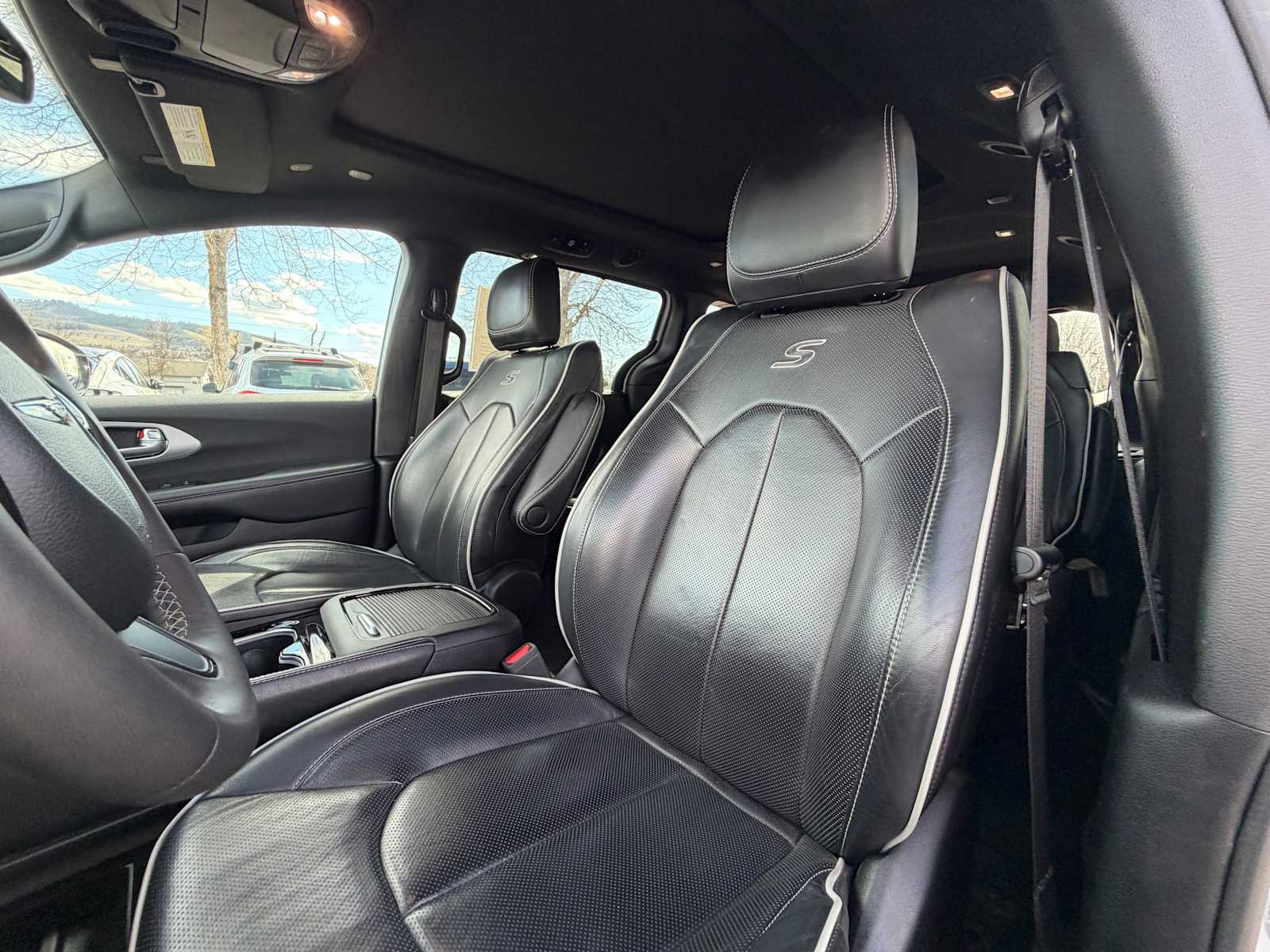 Thumbnail: 2025 Chrysler Pacifica - 11