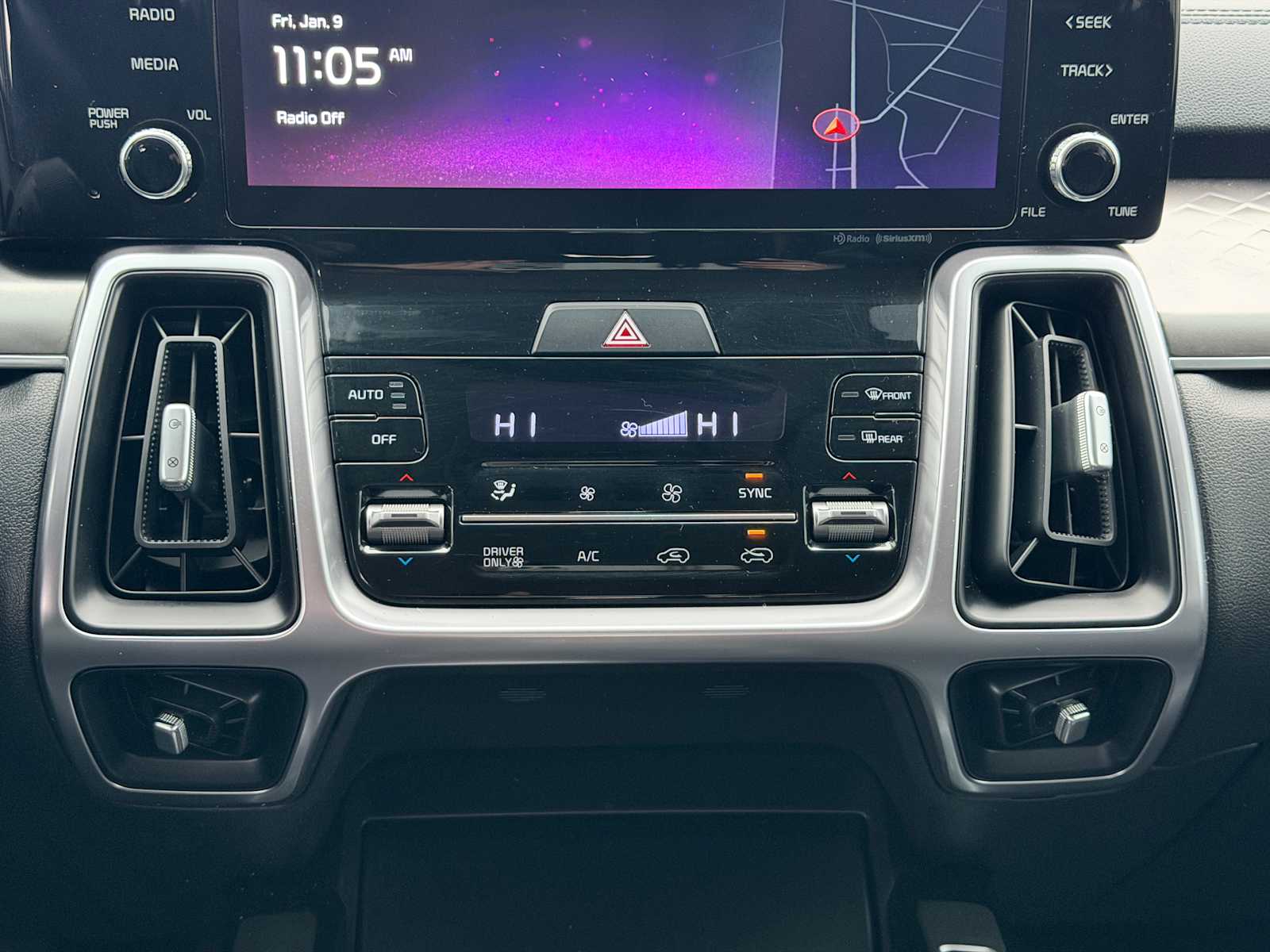 Thumbnail: 2023 Kia Sorento - 16