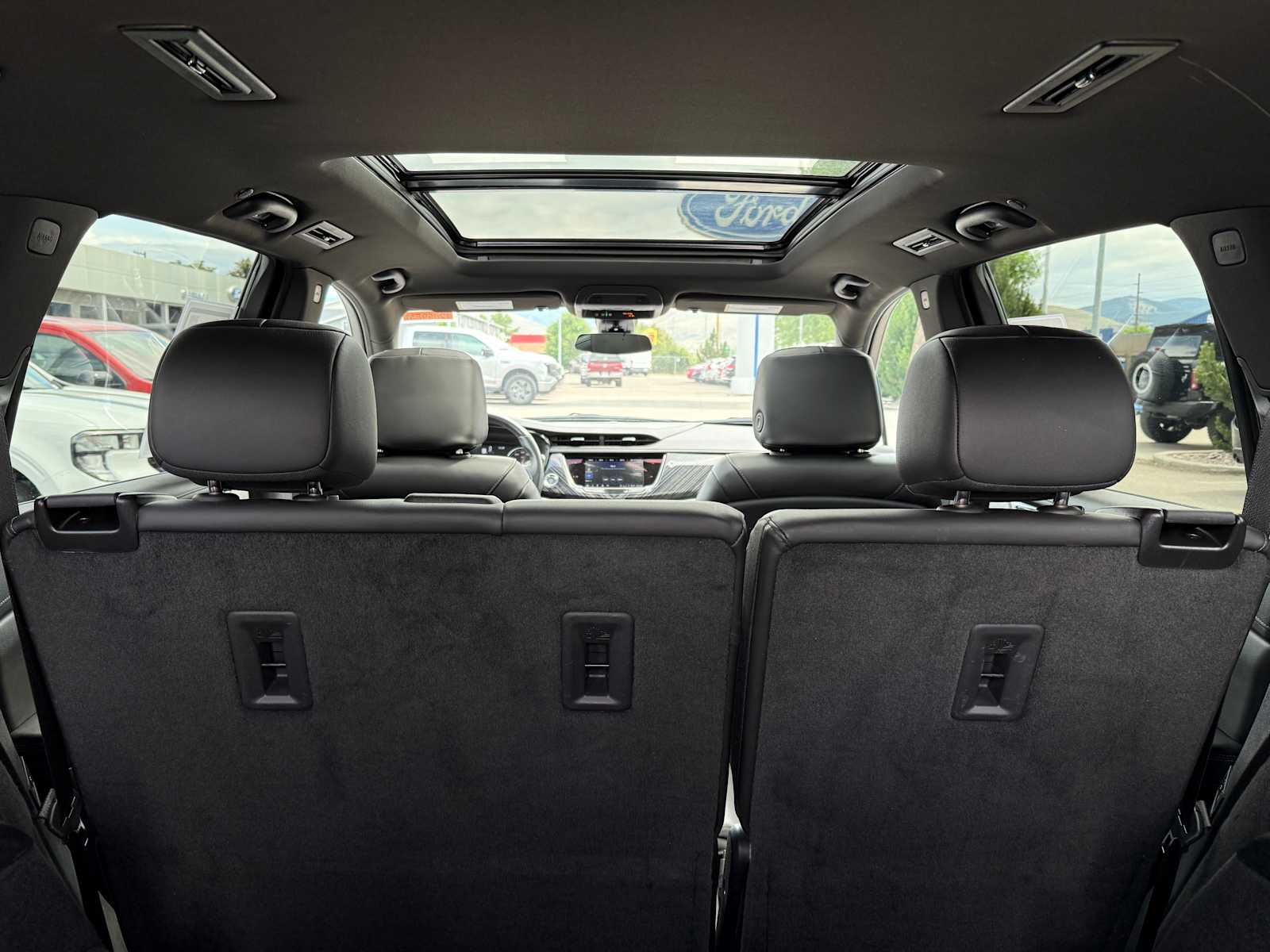 Thumbnail: 2024 Cadillac XT6 - 28