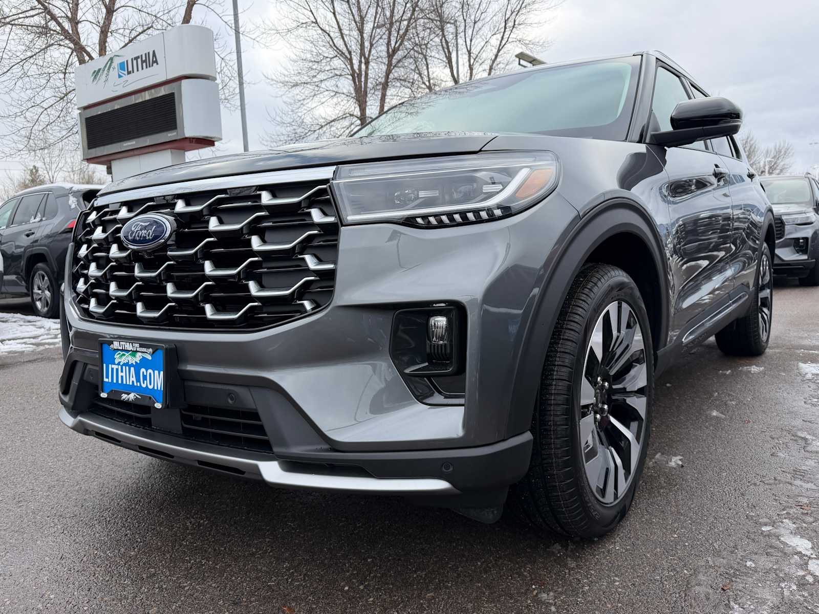 2026 Ford Explorer Platinum's photo