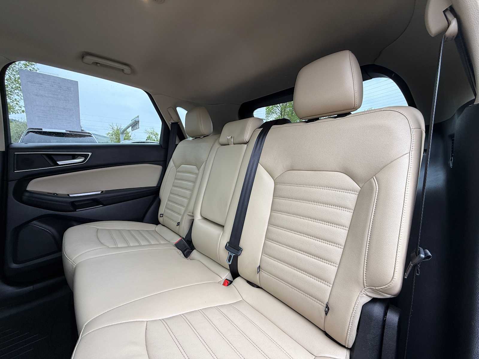 Thumbnail: 2015 Ford Edge - 27