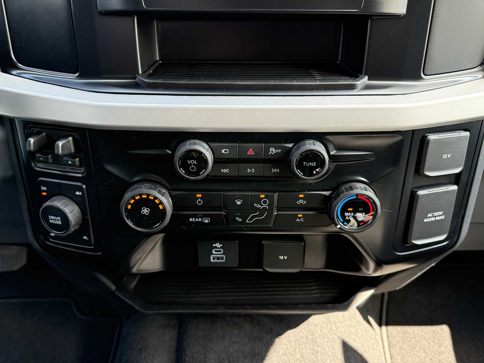 Thumbnail: 2026 Ford F-350 - 18