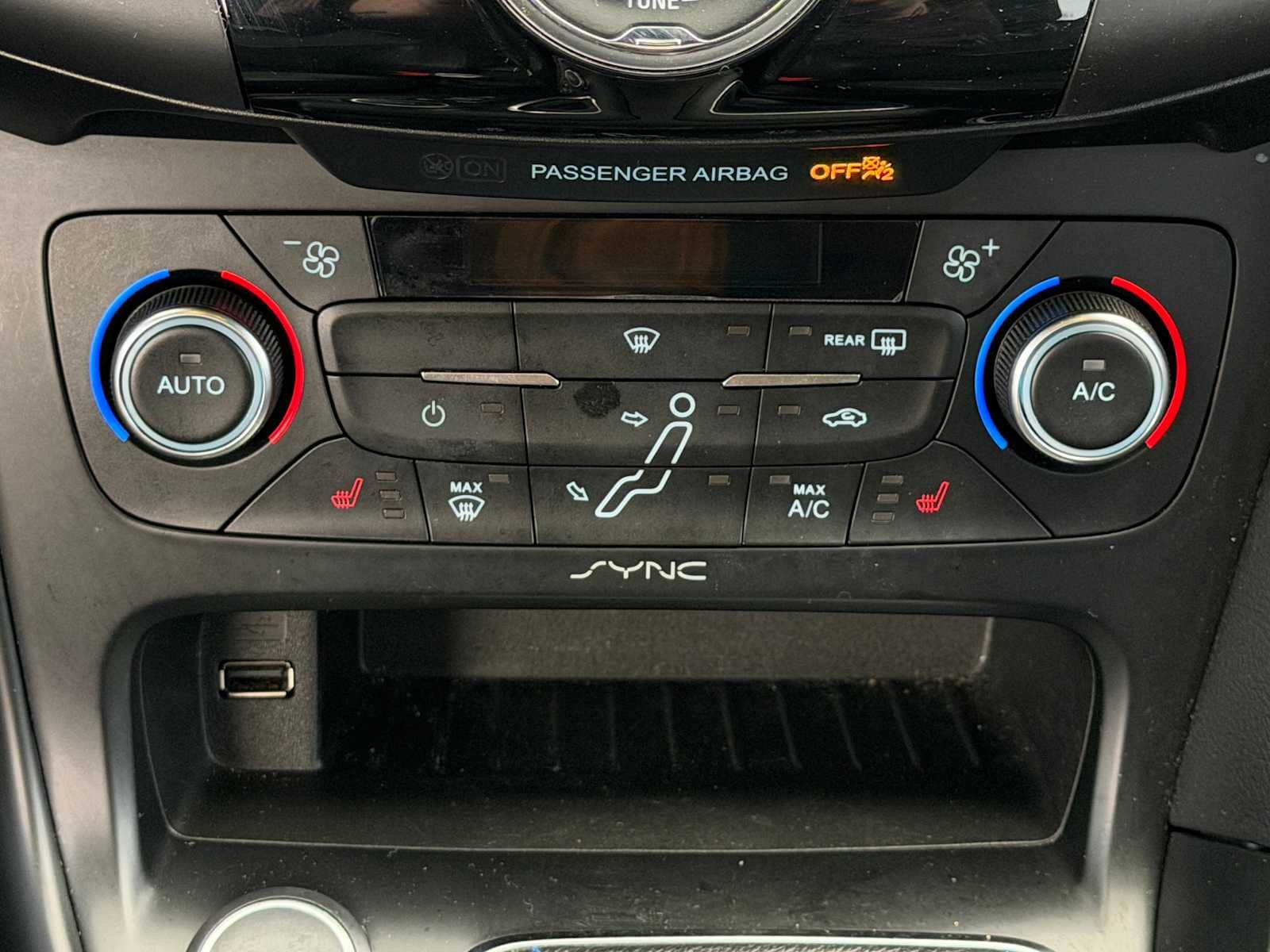 Thumbnail: 2017 Ford Focus - 18