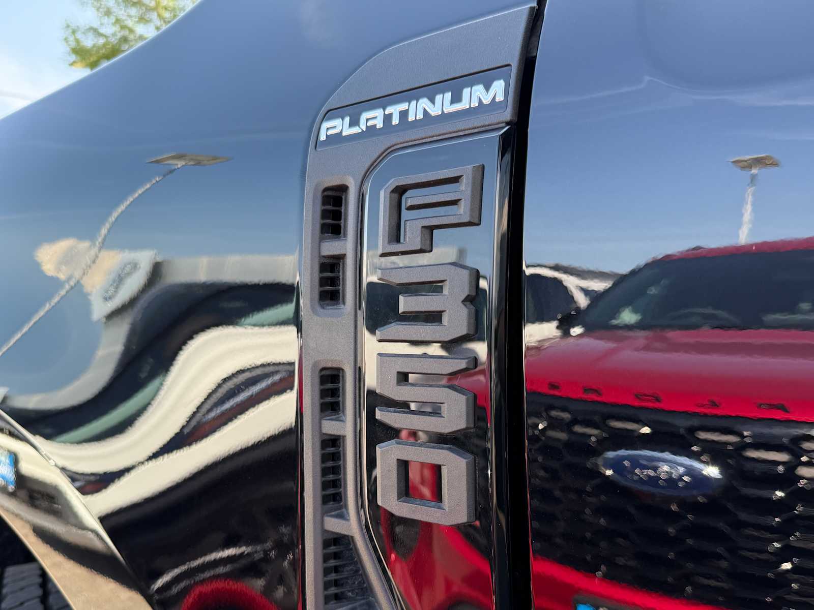 2025 Ford F-350 Super Duty Platinum - Photo 32