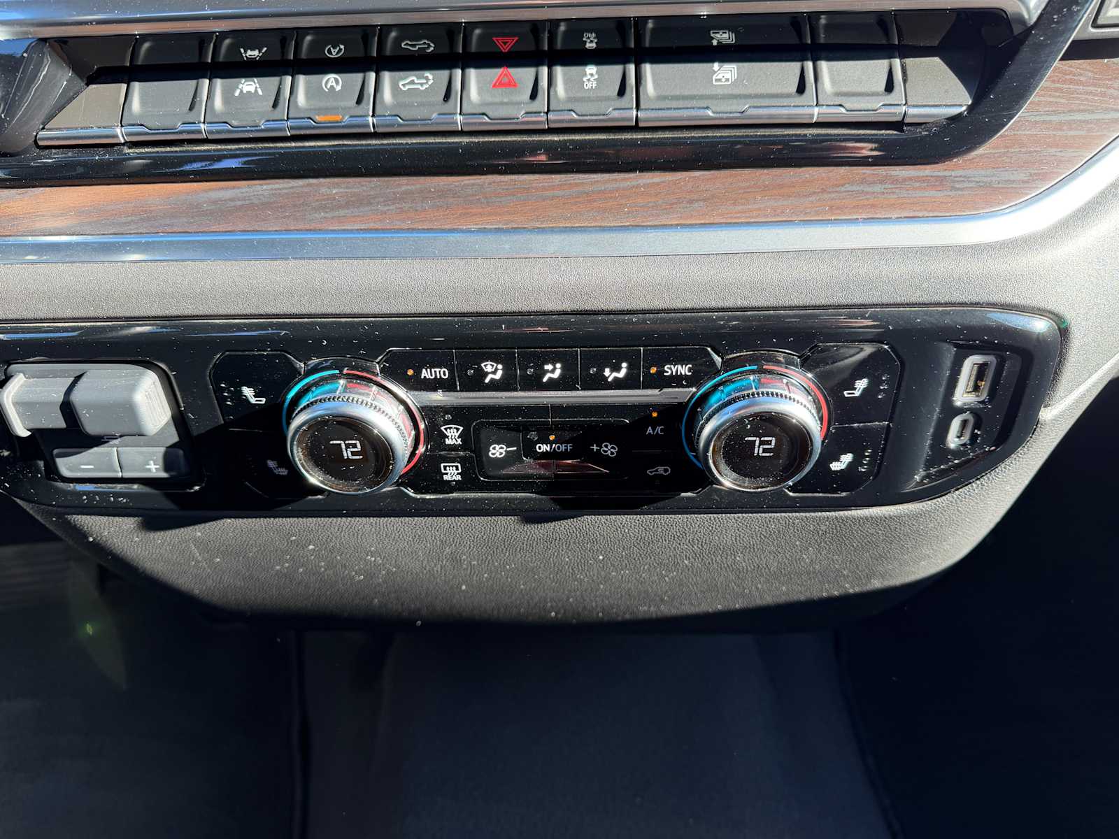 Thumbnail: 2025 GMC Sierra 1500 - 17