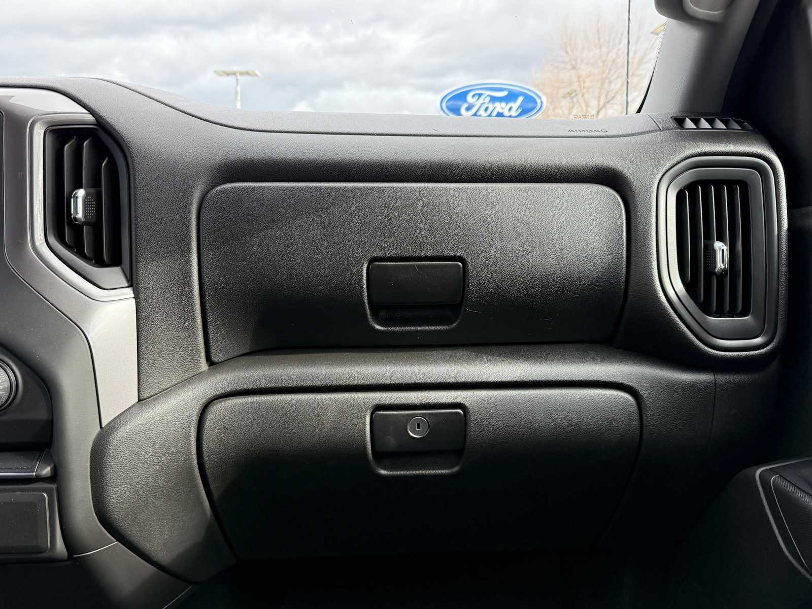 Thumbnail: 2019 Chevrolet Silverado 1500 - 22