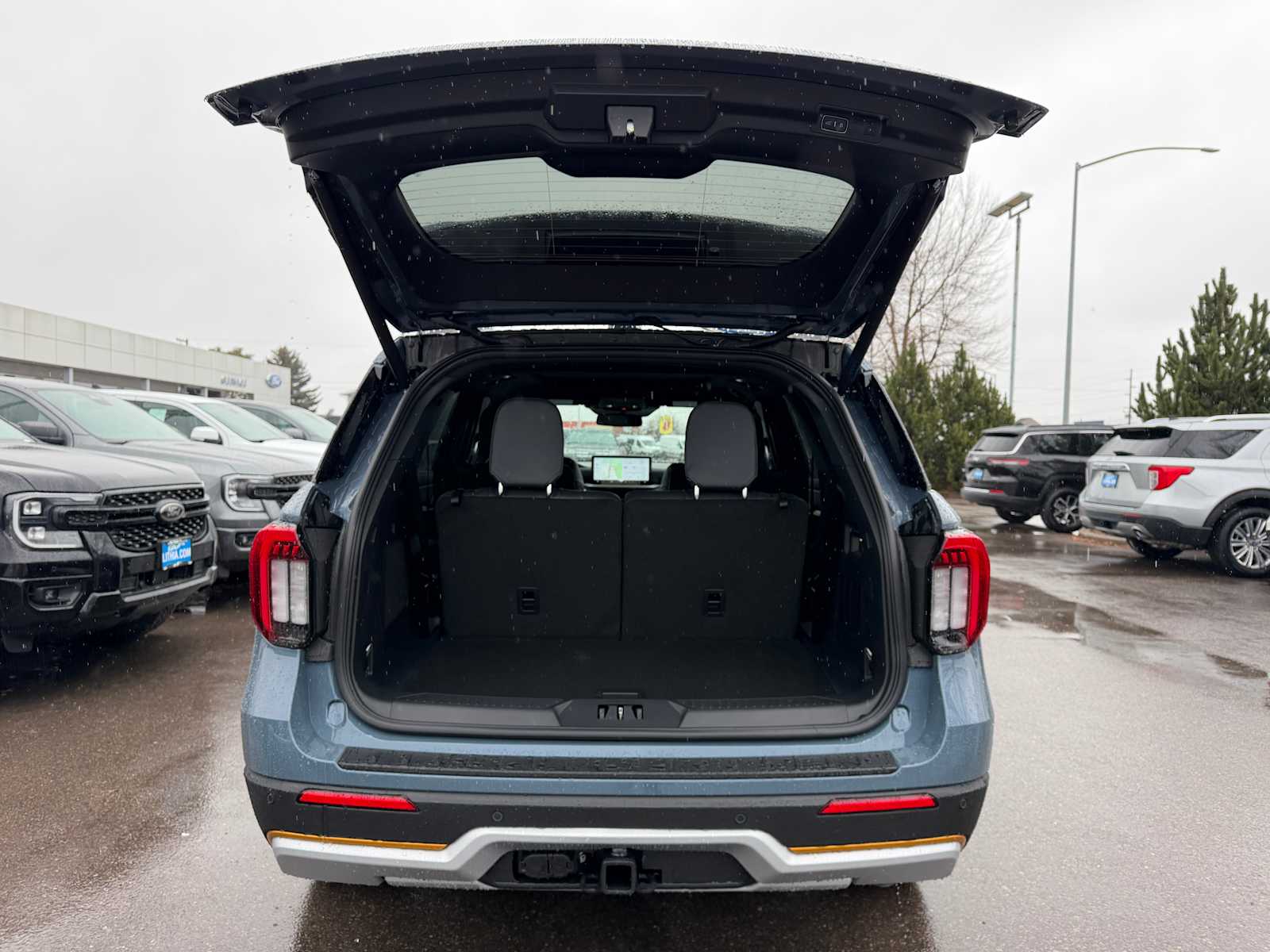 Thumbnail: 2026 Ford Explorer - 9