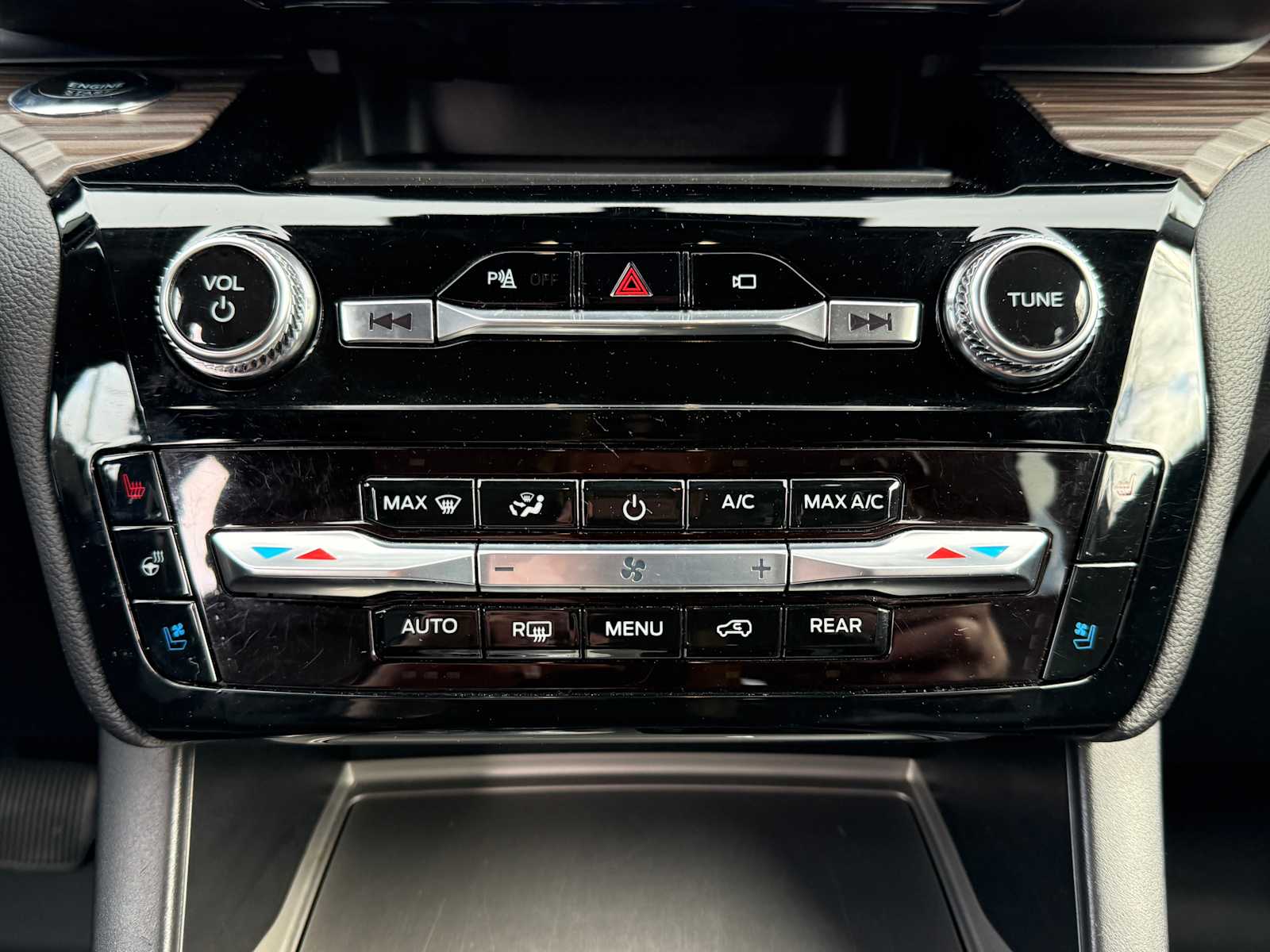 Thumbnail: 2023 Ford Explorer - 18