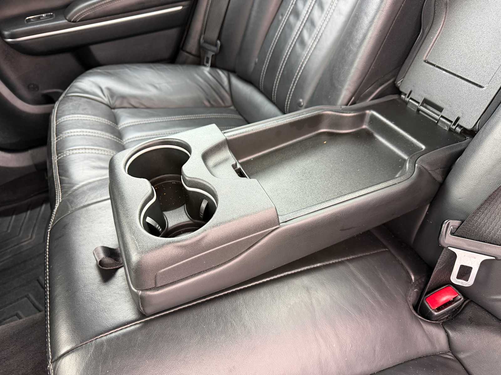 Thumbnail: 2018 Chrysler 300 - 29