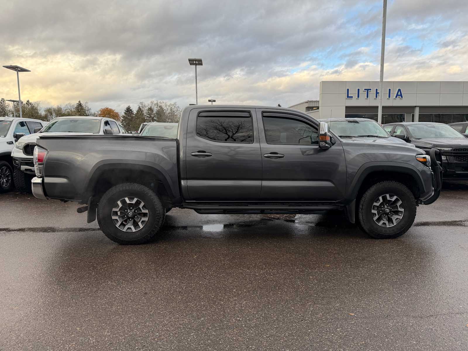 Thumbnail: 2021 Toyota Tacoma - 6