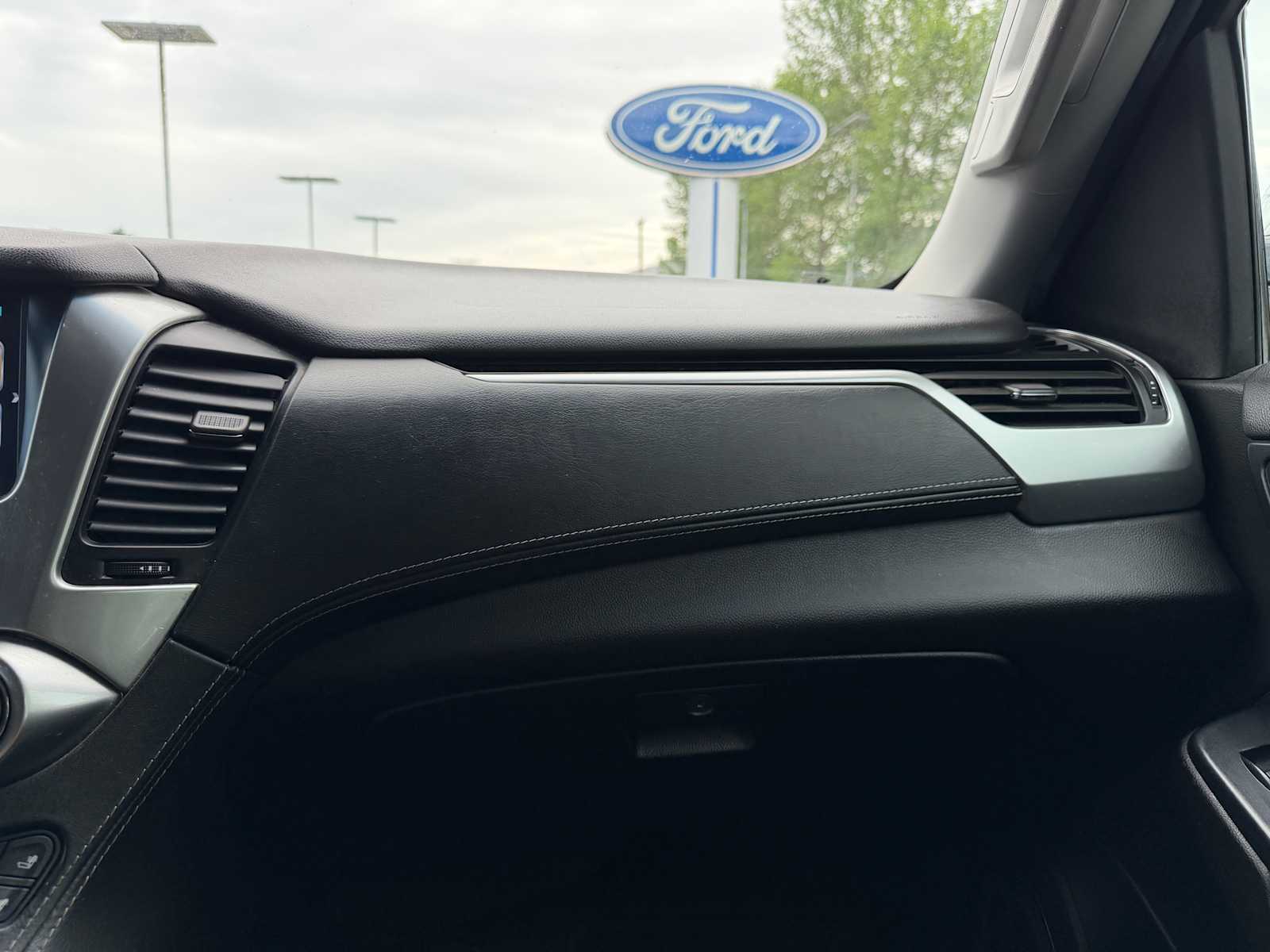 Thumbnail: 2018 Chevrolet Tahoe - 20