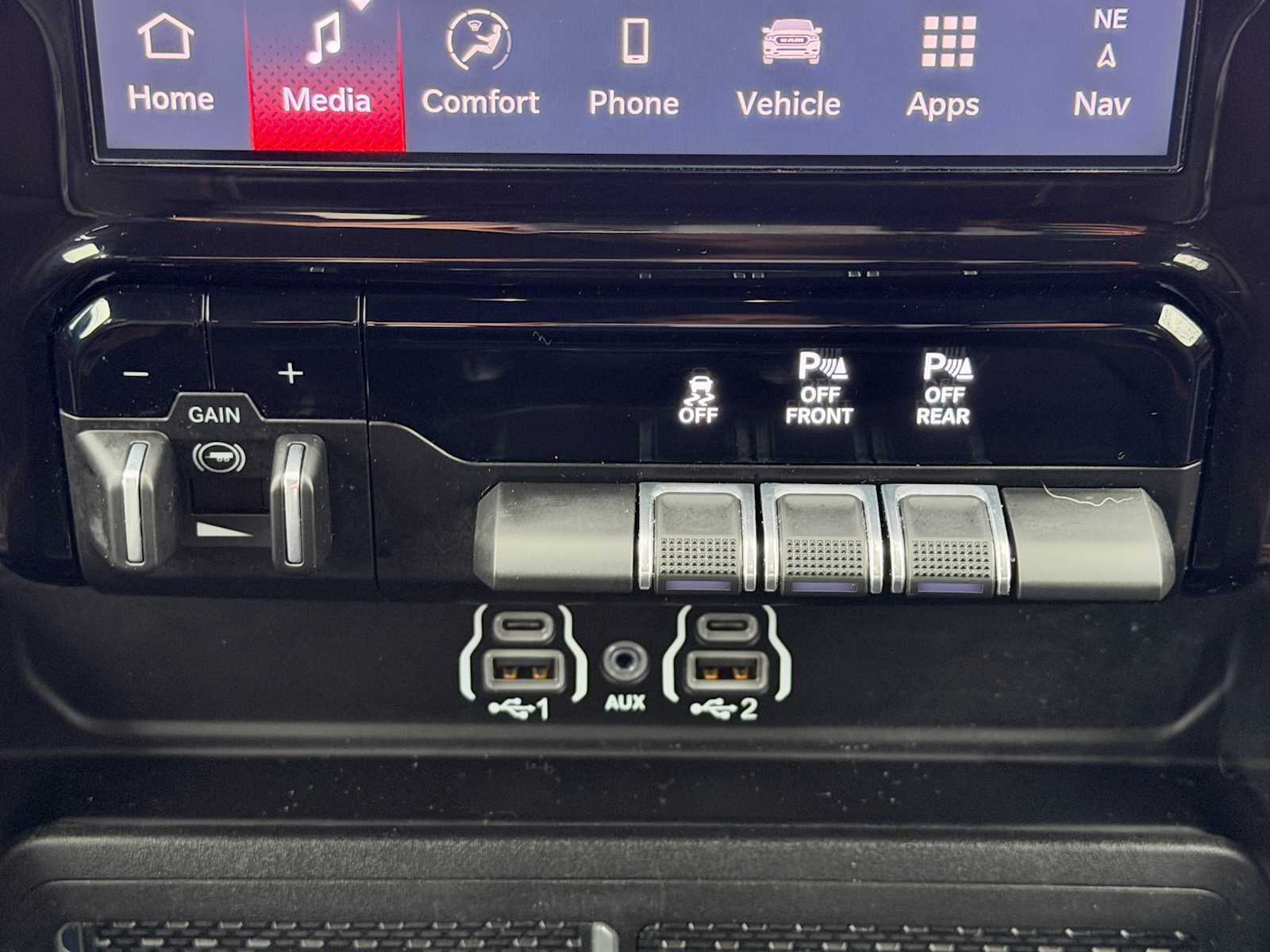 Thumbnail: 2026 RAM 1500 - 18