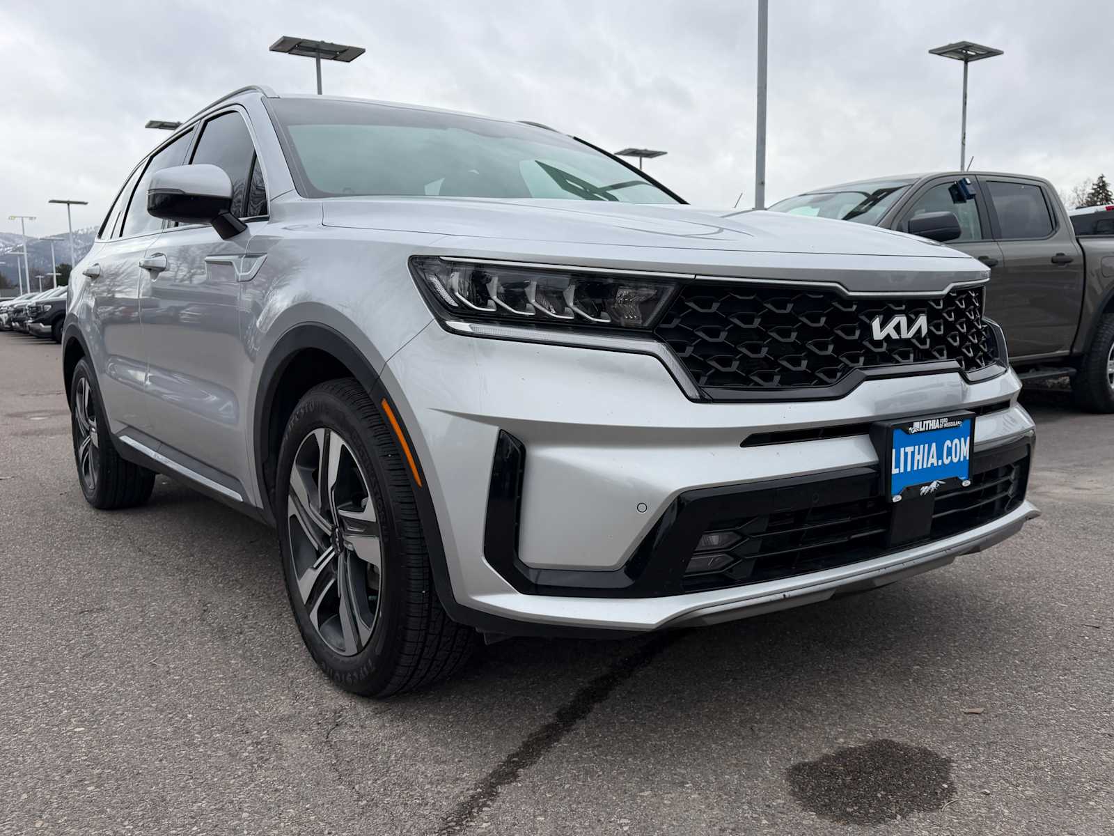 Thumbnail: 2023 Kia Sorento - 4