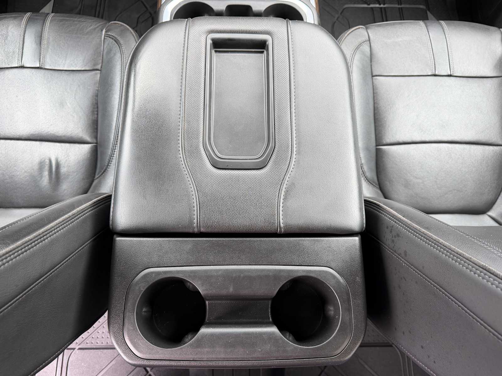 Thumbnail: 2022 Chevrolet Silverado 3500 - 24