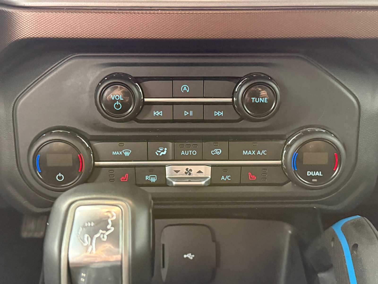 Thumbnail: 2023 Ford Bronco - 18