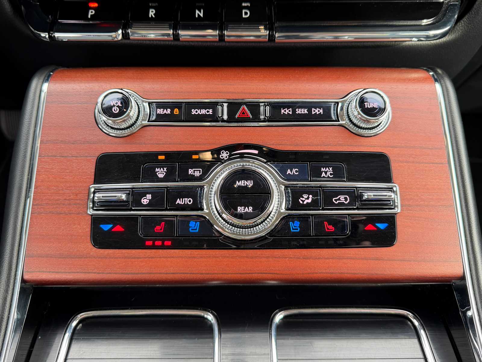 Thumbnail: 2022 Lincoln Aviator - 16