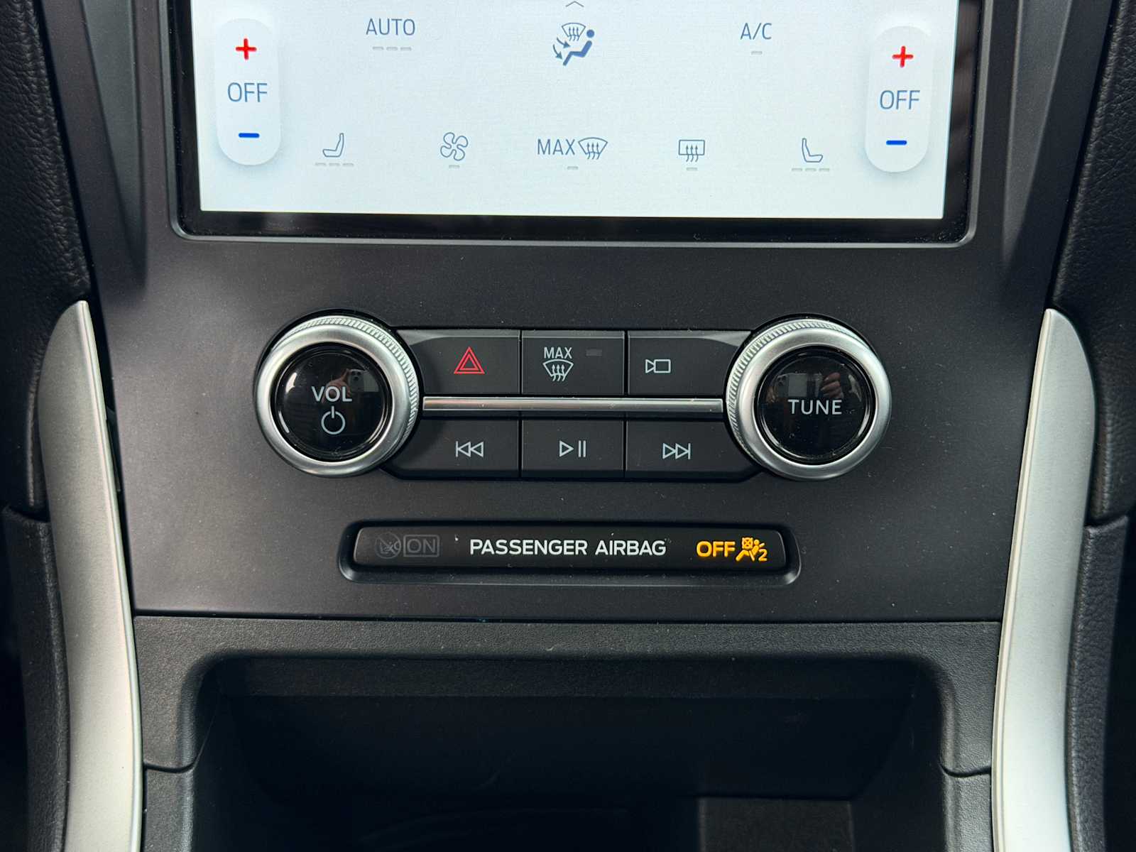 Thumbnail: 2024 Ford Edge - 21