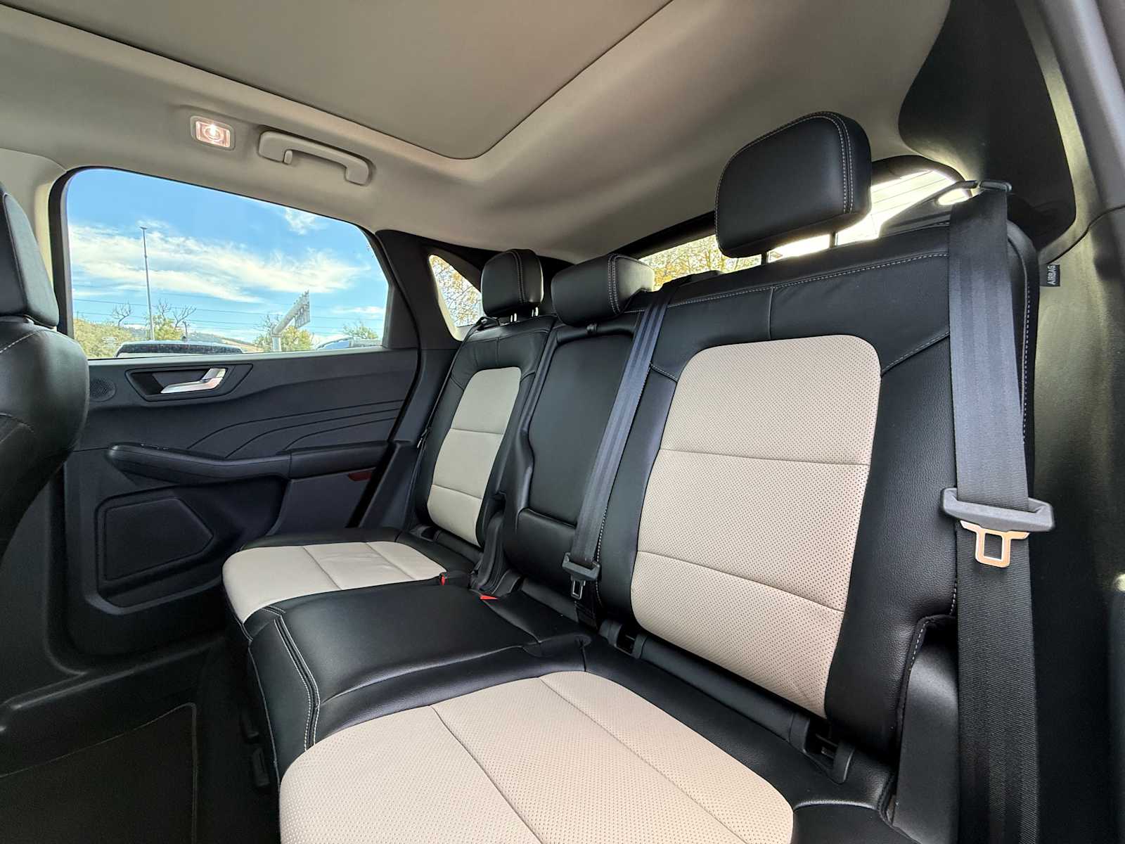 Thumbnail: 2021 Ford Escape - 23