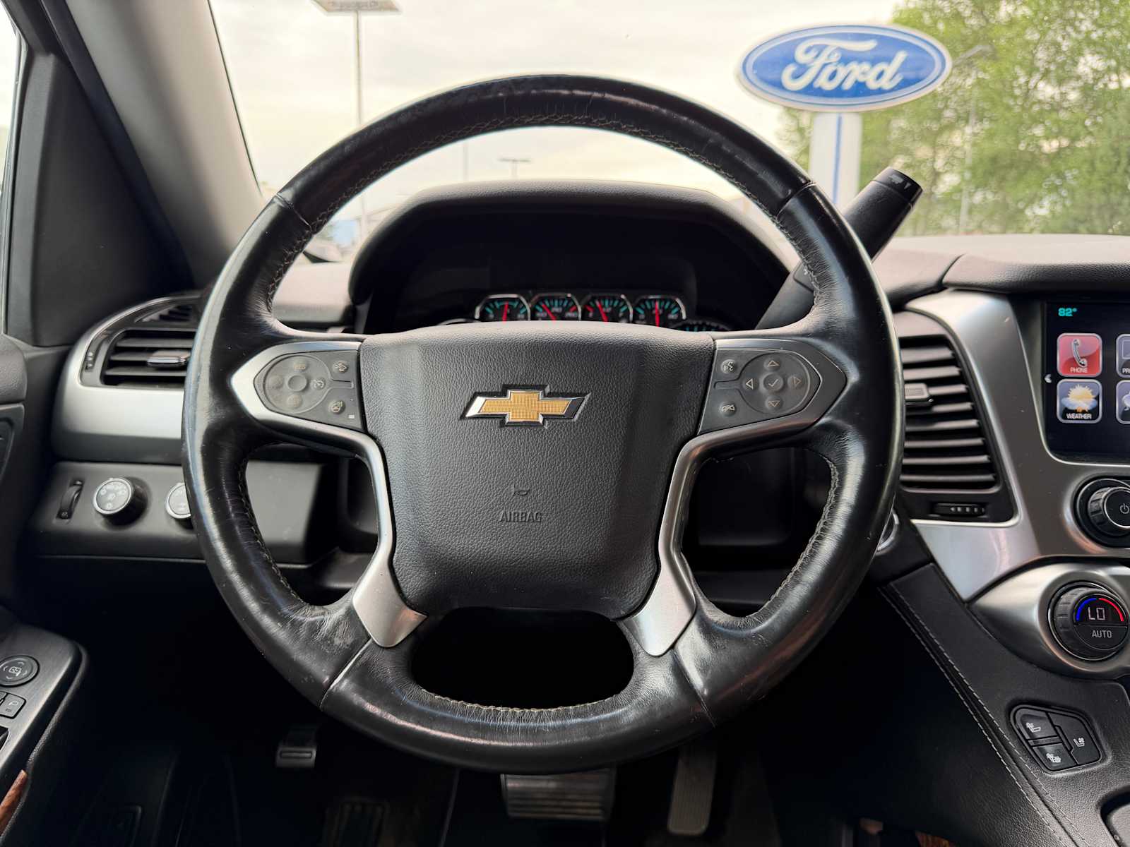 Thumbnail: 2018 Chevrolet Tahoe - 14