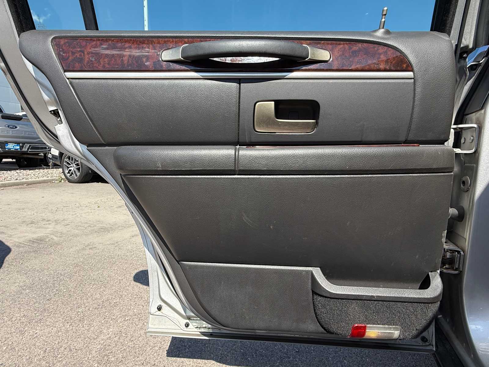 Thumbnail: 2009 Lincoln Town Car - 20