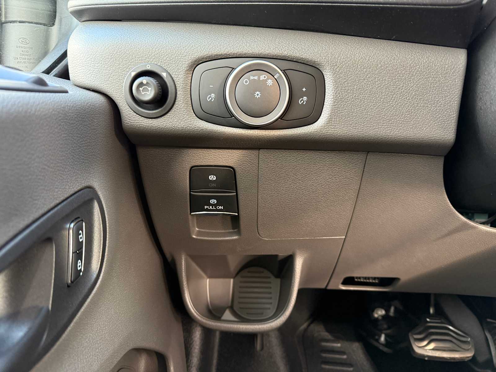 2024 Ford Transit Series 250 17