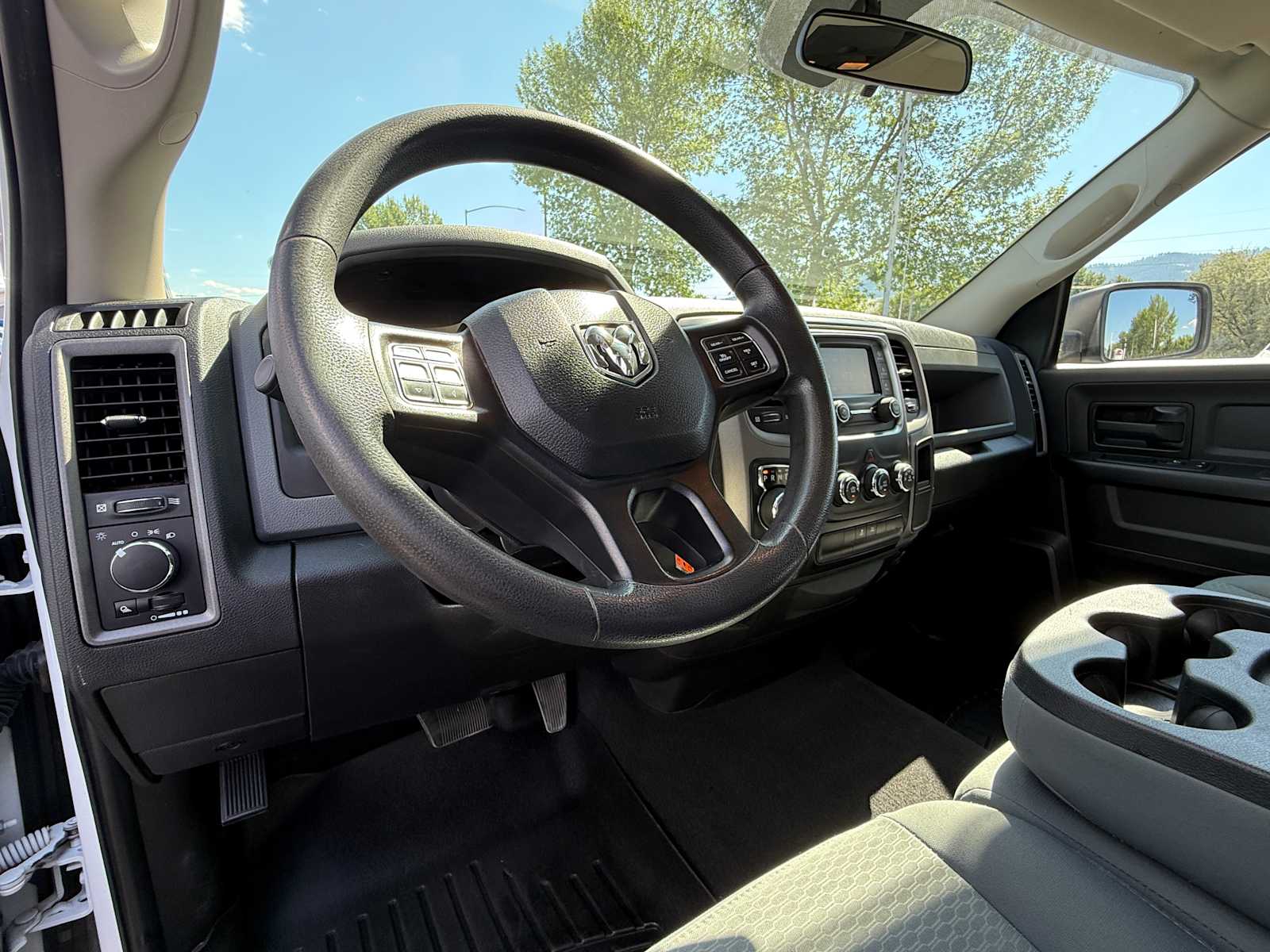 Thumbnail: 2019 RAM 1500 Classic - 12