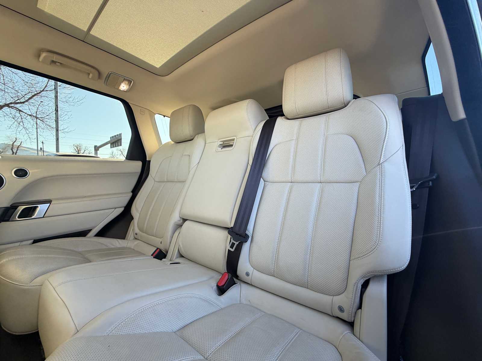 Thumbnail: 2017 Land Rover Range Rover Sport - 24