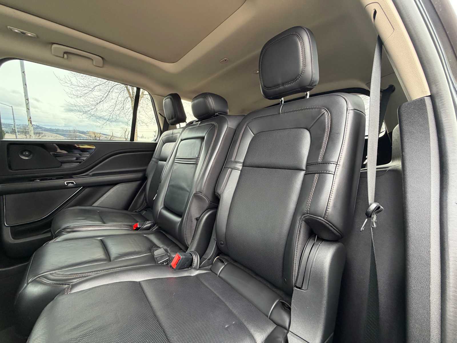 Thumbnail: 2022 Lincoln Aviator - 22