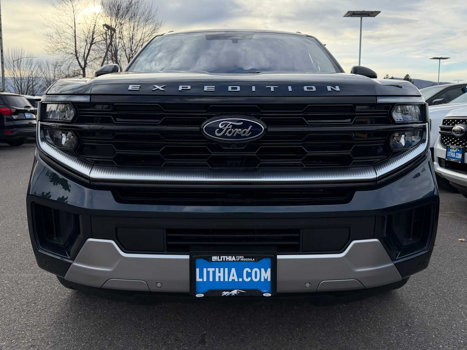 2025 Ford Expedition Platinum photo 2