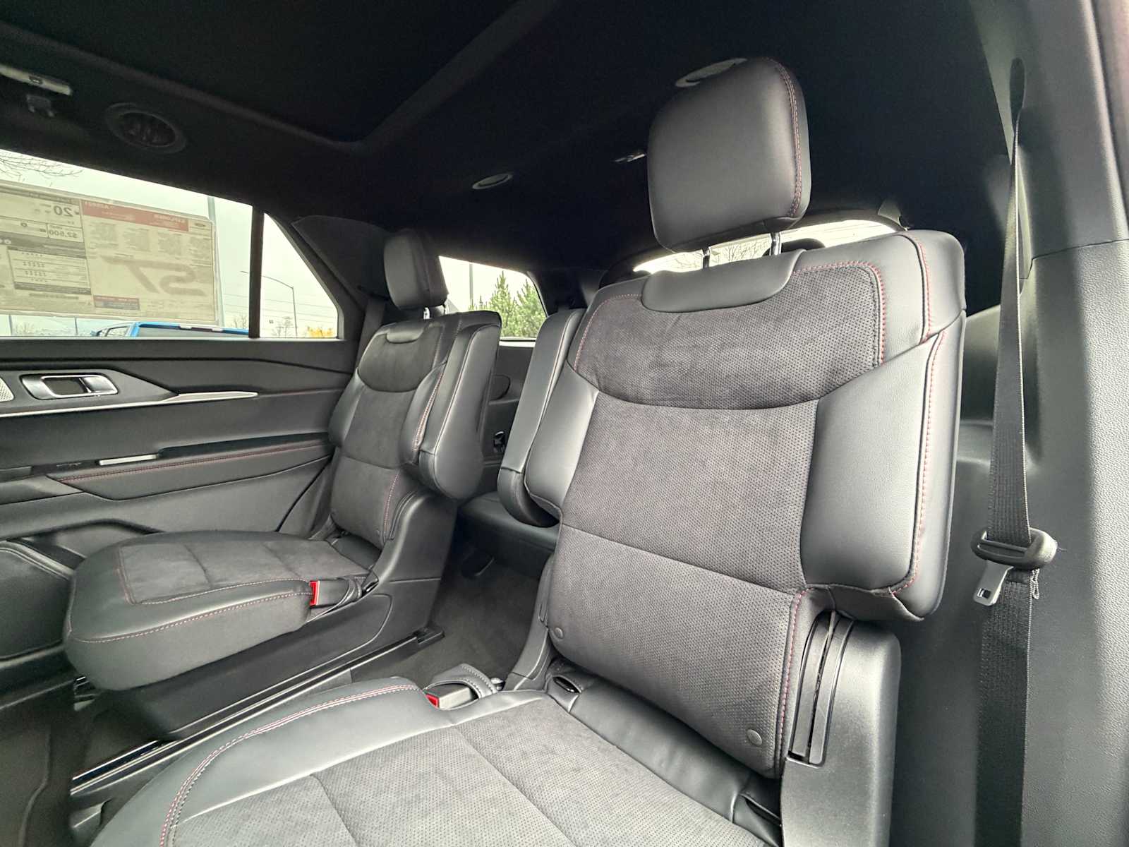 Thumbnail: 2026 Ford Explorer - 25