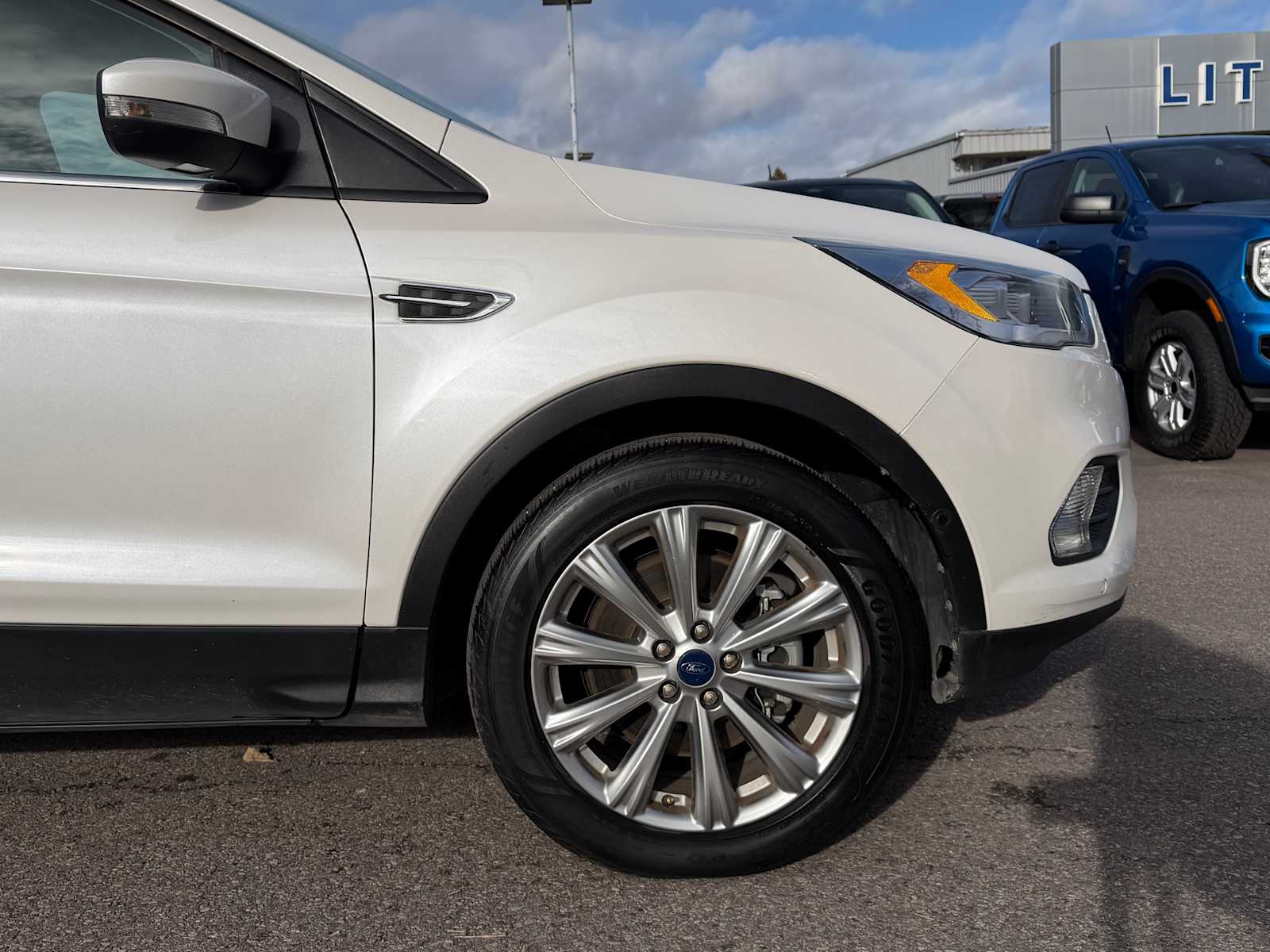 Thumbnail: 2017 Ford Escape - 5