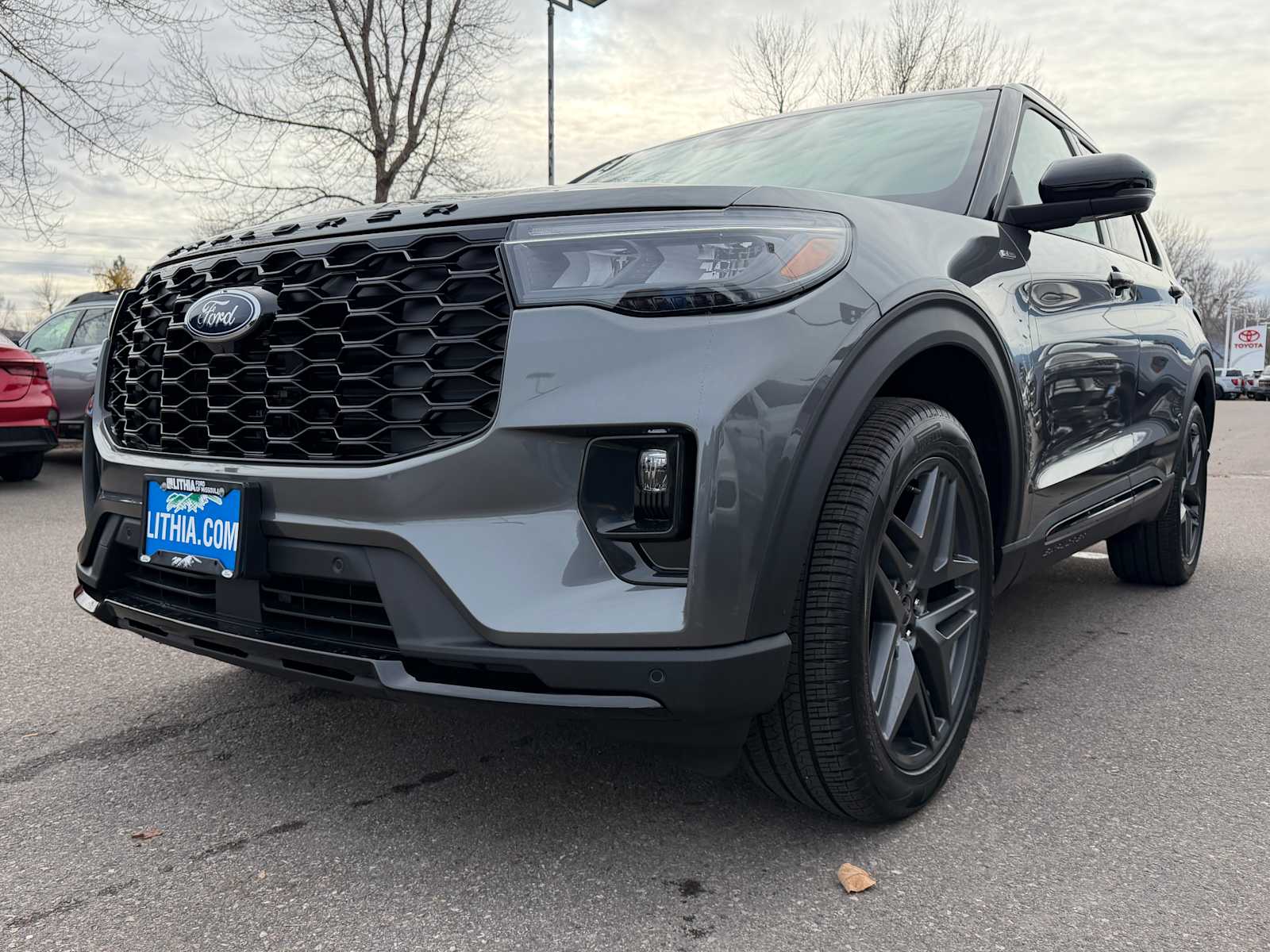 2026 Ford Explorer ST-LINE's photo