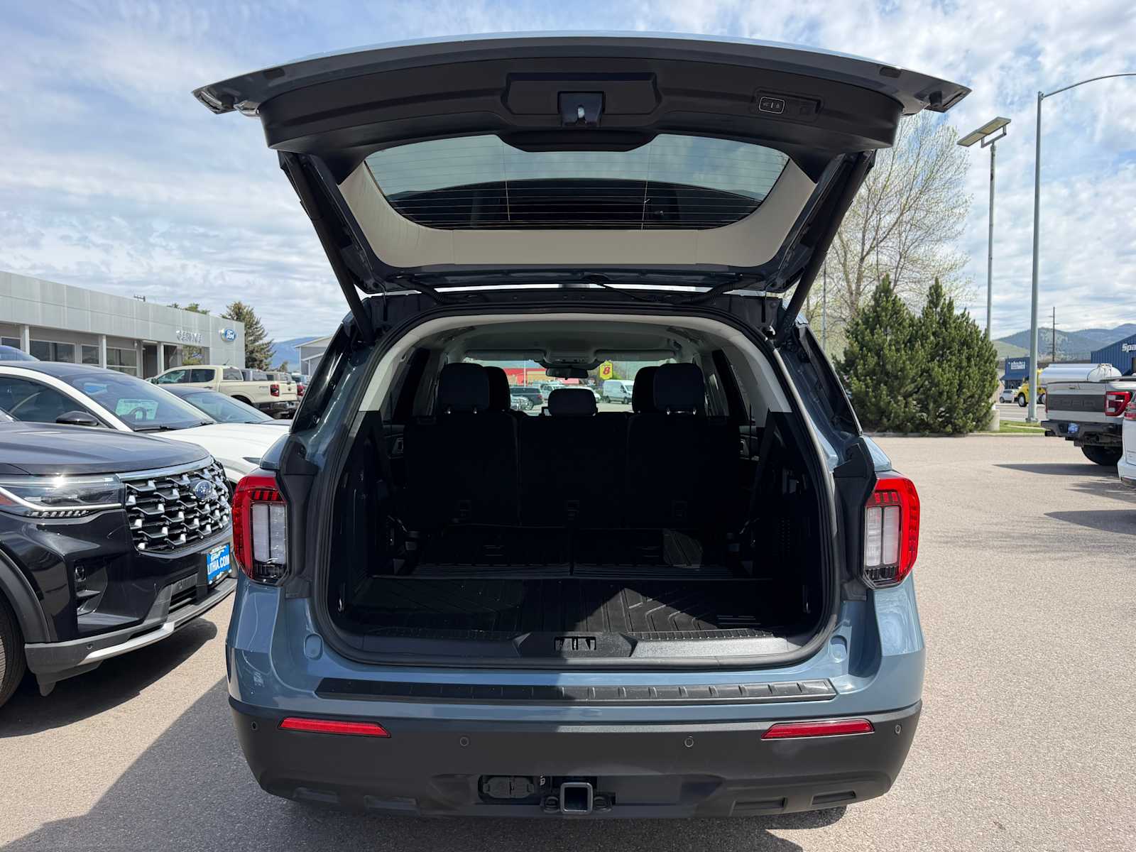 Thumbnail: 2025 Ford Explorer - 8
